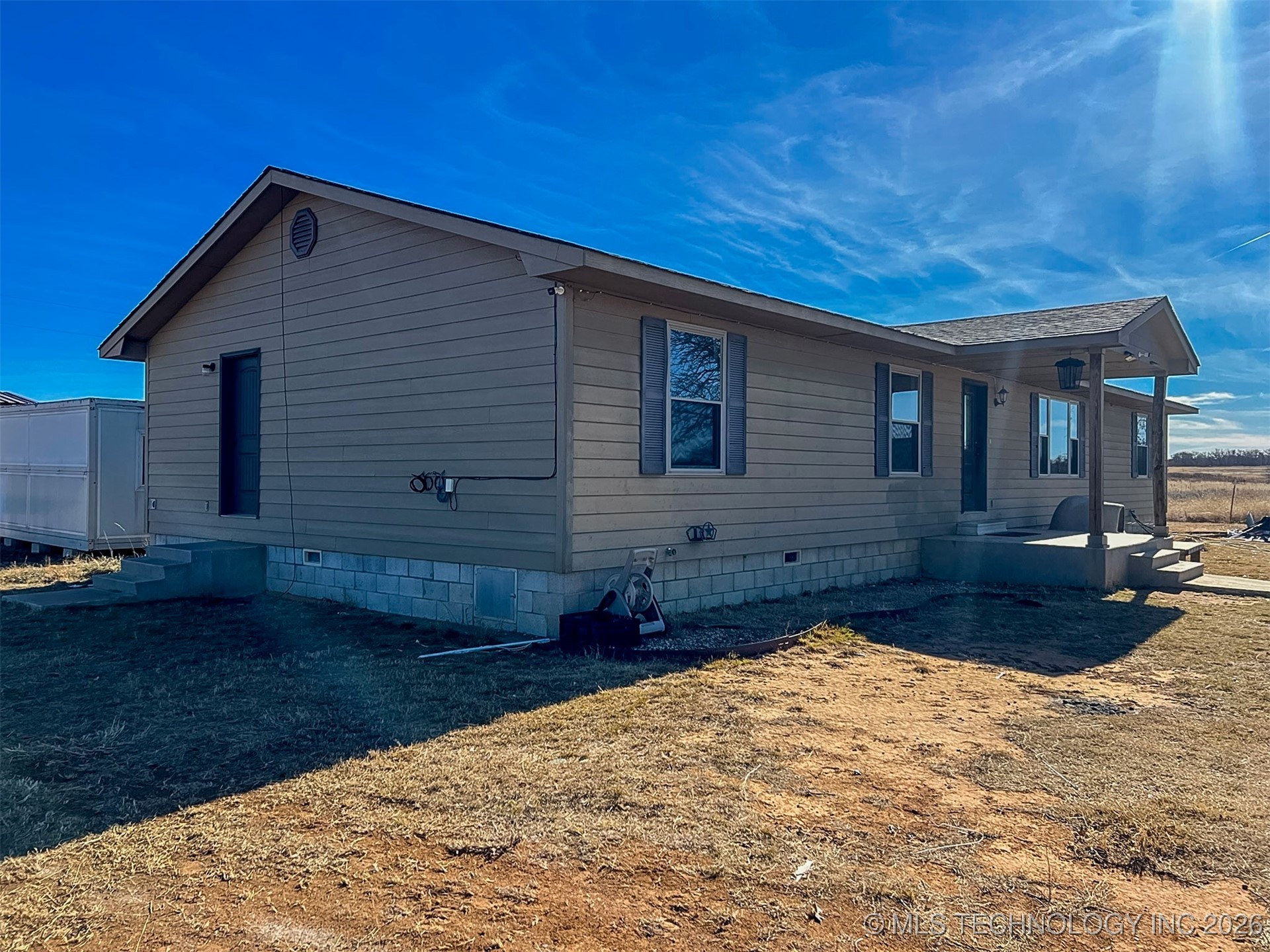 179104 N 3030 Road Property Photo 2