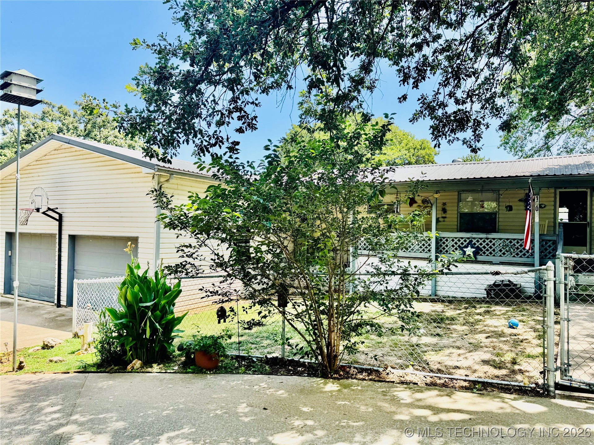 16092 Donna Lane Property Photo 1