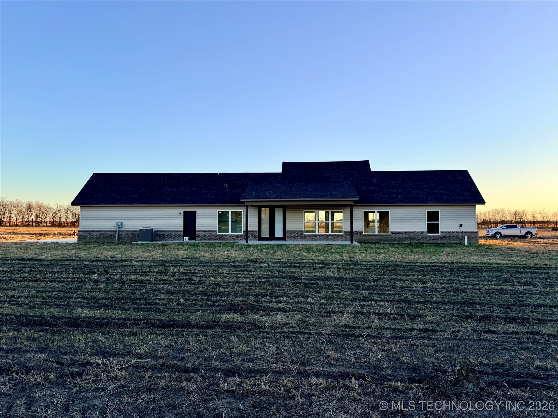 215 W 481 Road Property Photo 3
