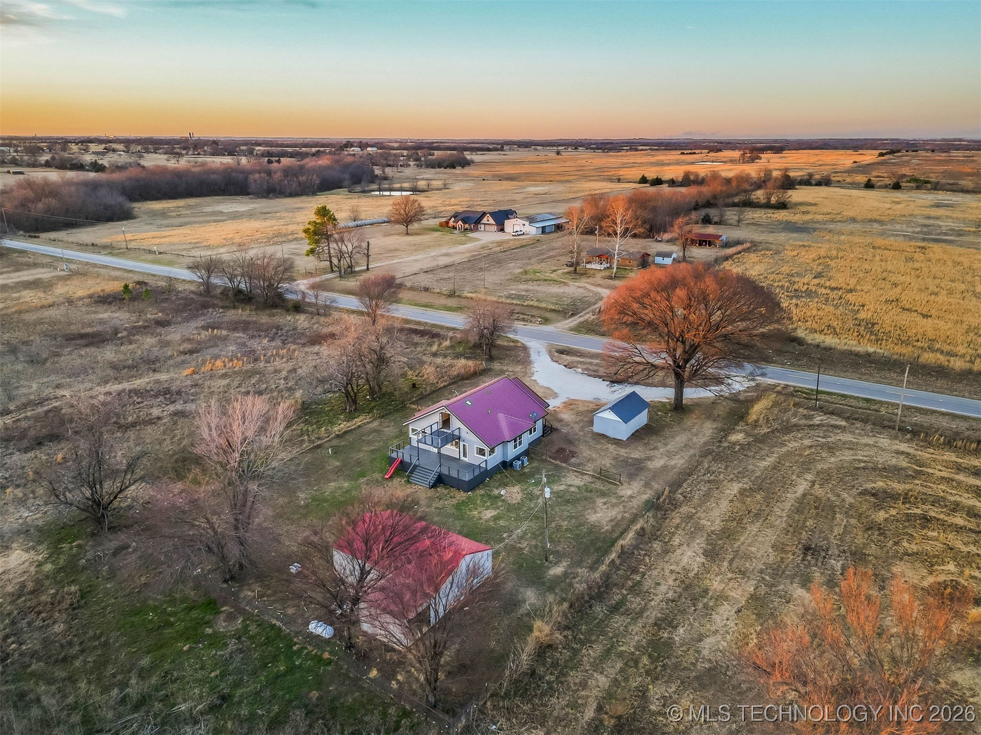 7810 State Road 70 E Property Photo 6
