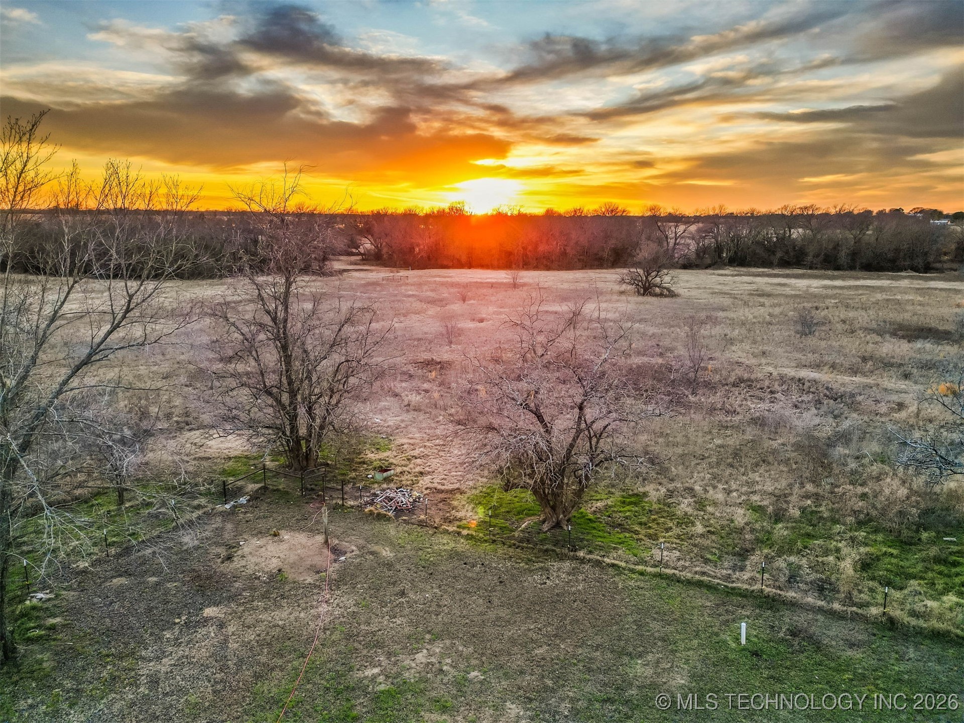 7810 State Road 70 E Property Photo 8