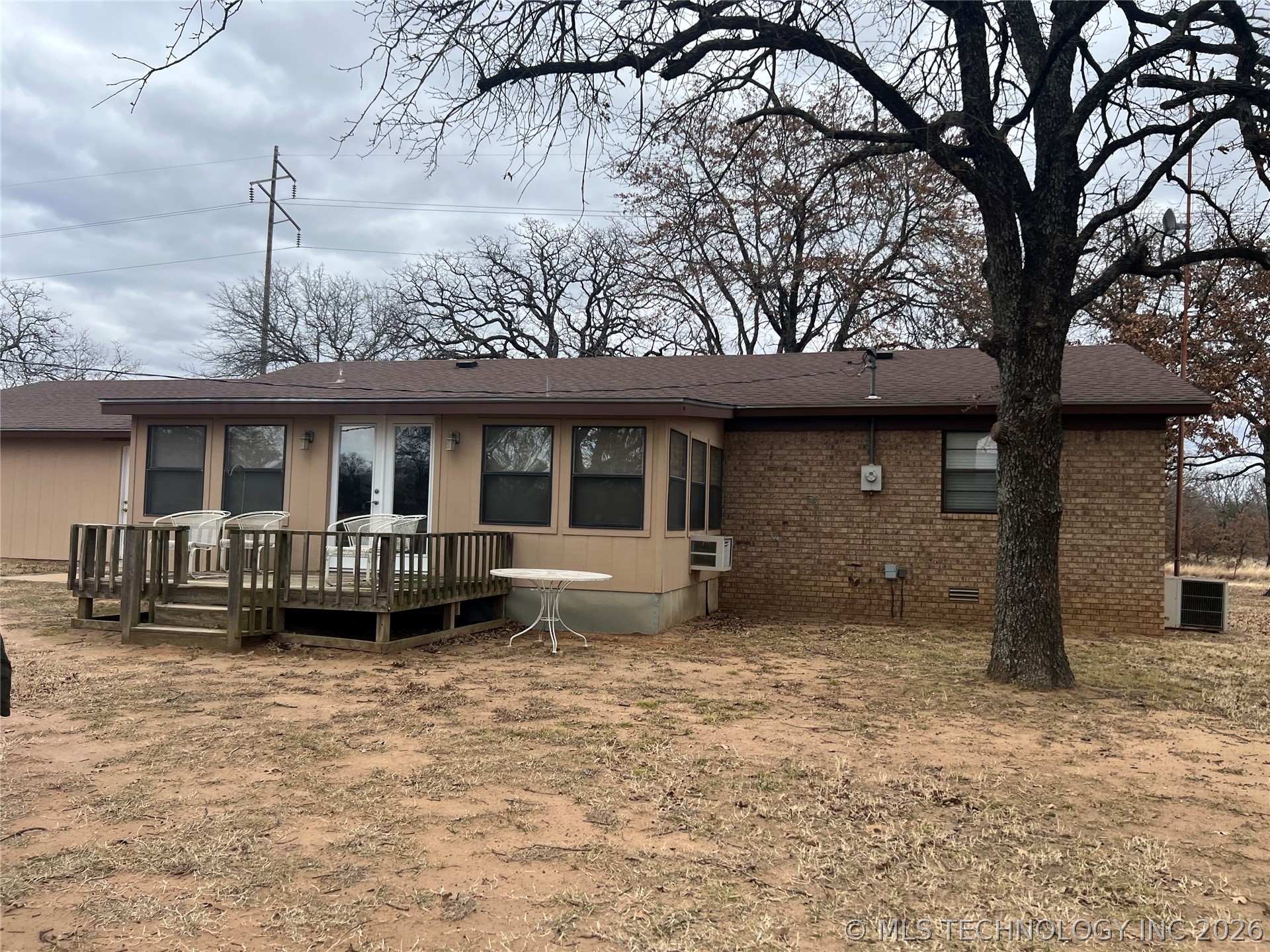 2207 Hospital Road Property Photo 5