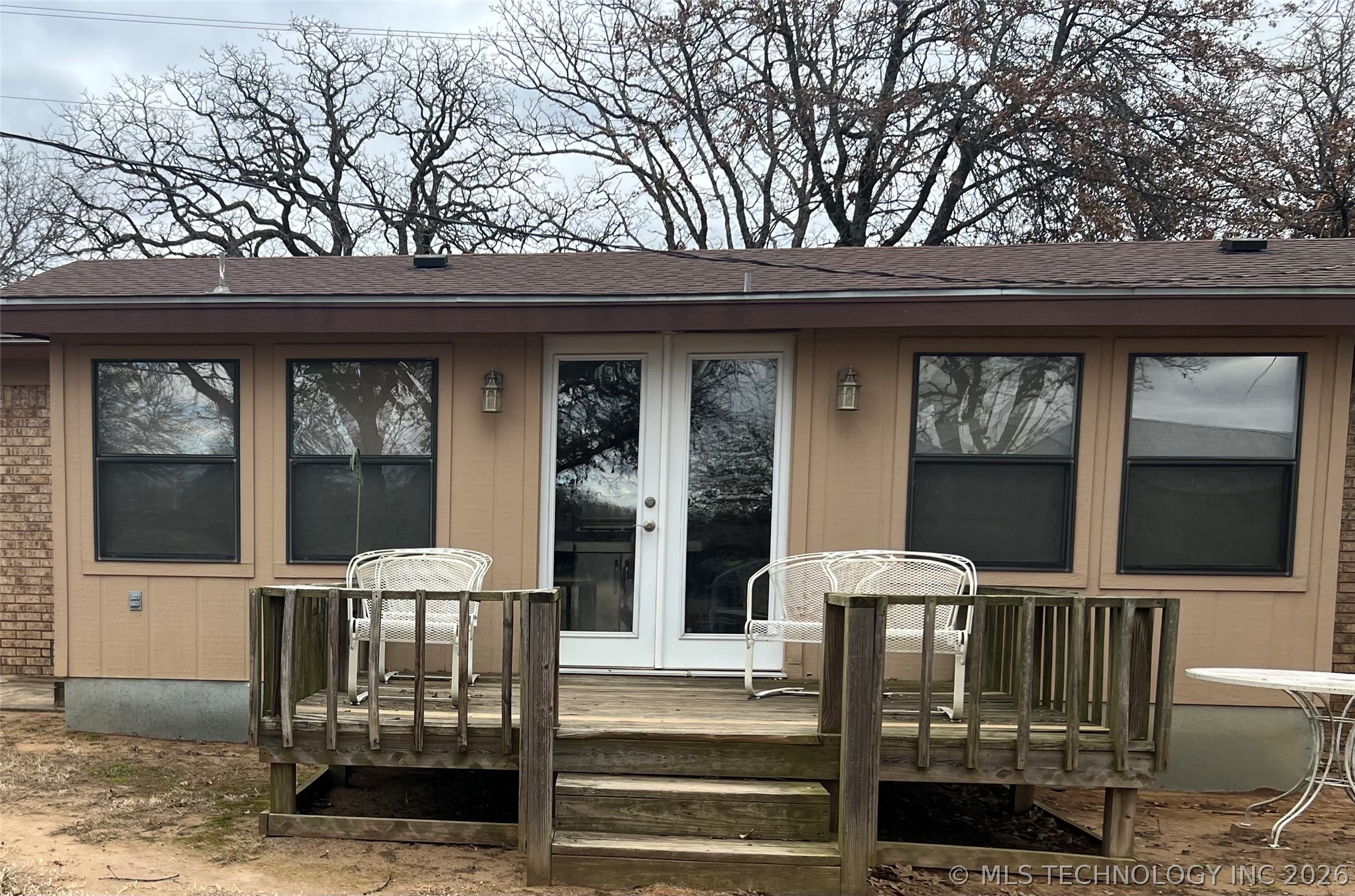 2207 Hospital Road Property Photo 7