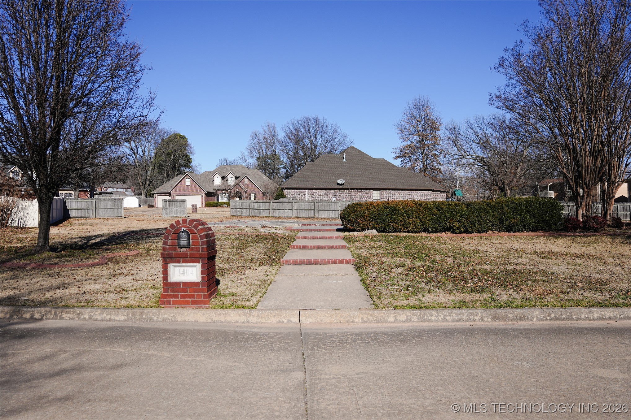 3404 Park Place North Property Photo 1