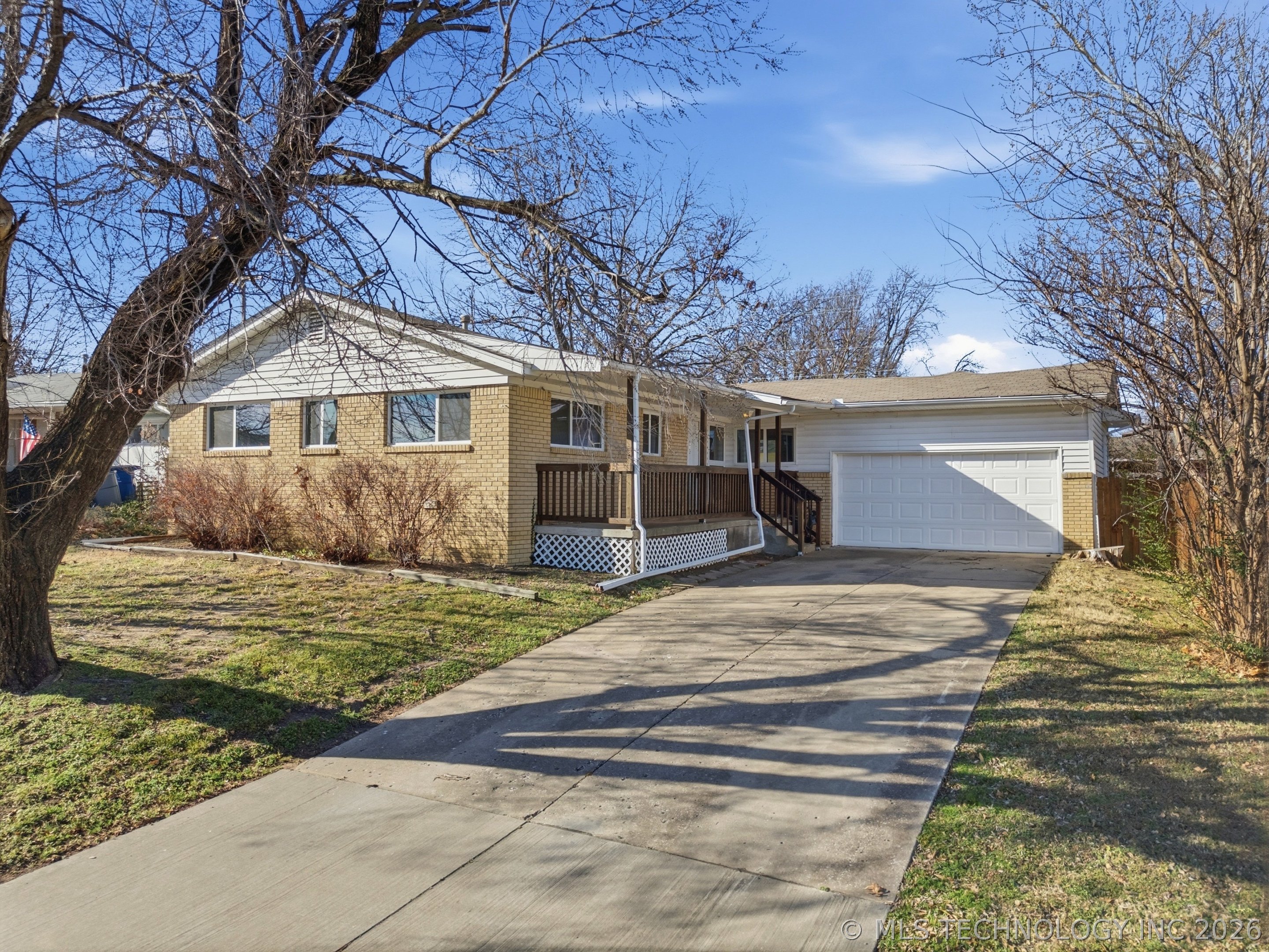 2904 S Hudson Place Property Photo 1
