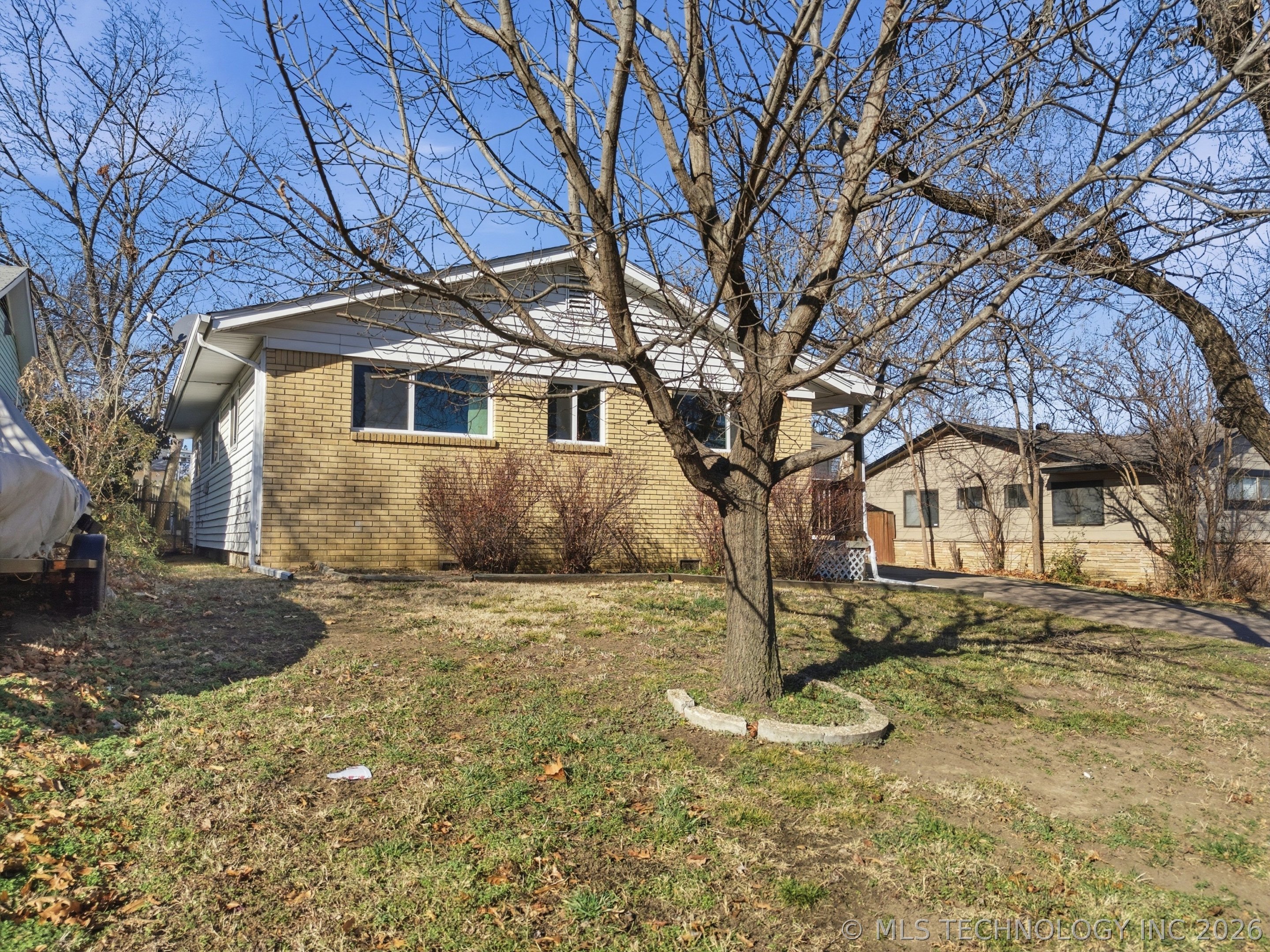 2904 S Hudson Place Property Photo 3