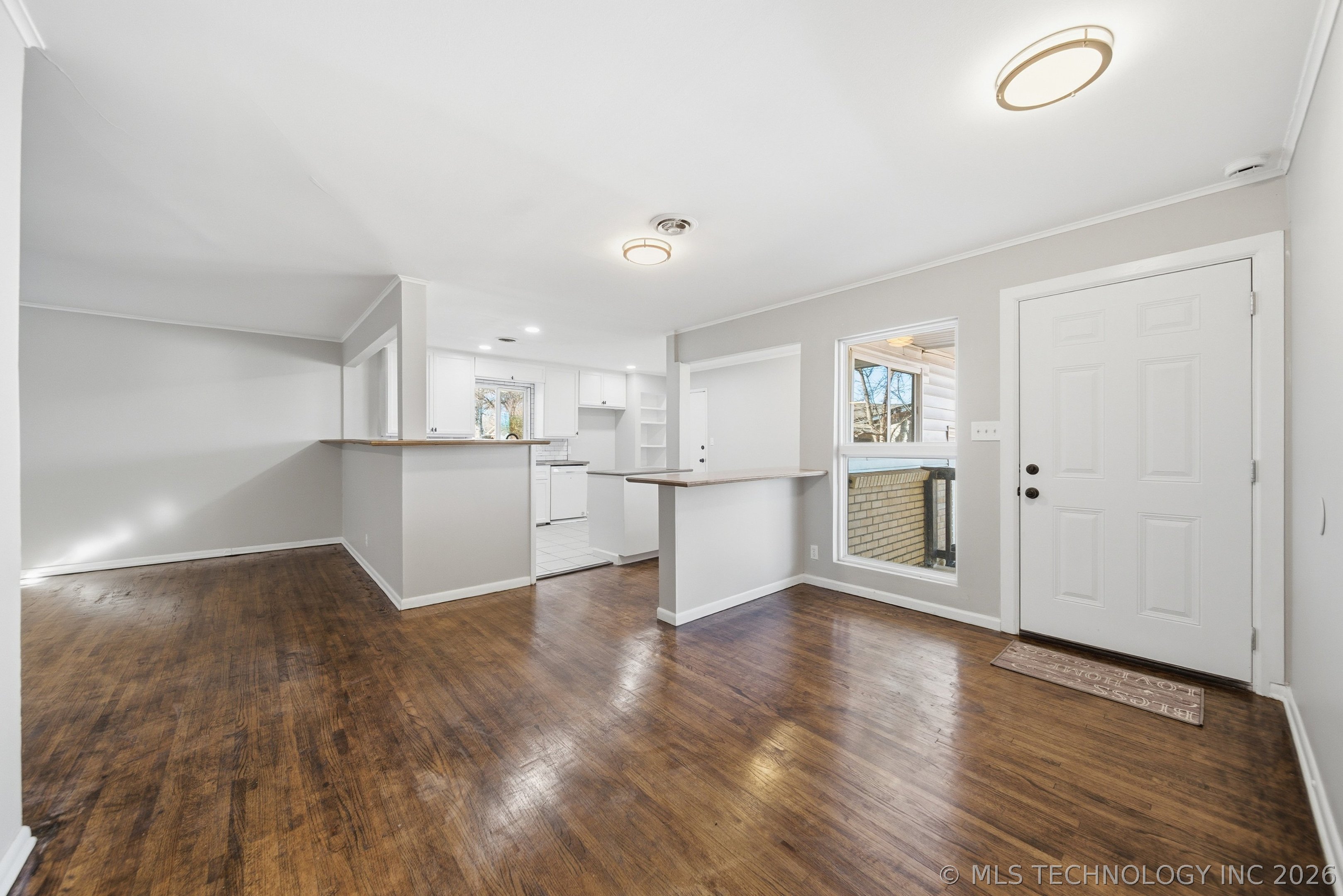 2904 S Hudson Place Property Photo 6