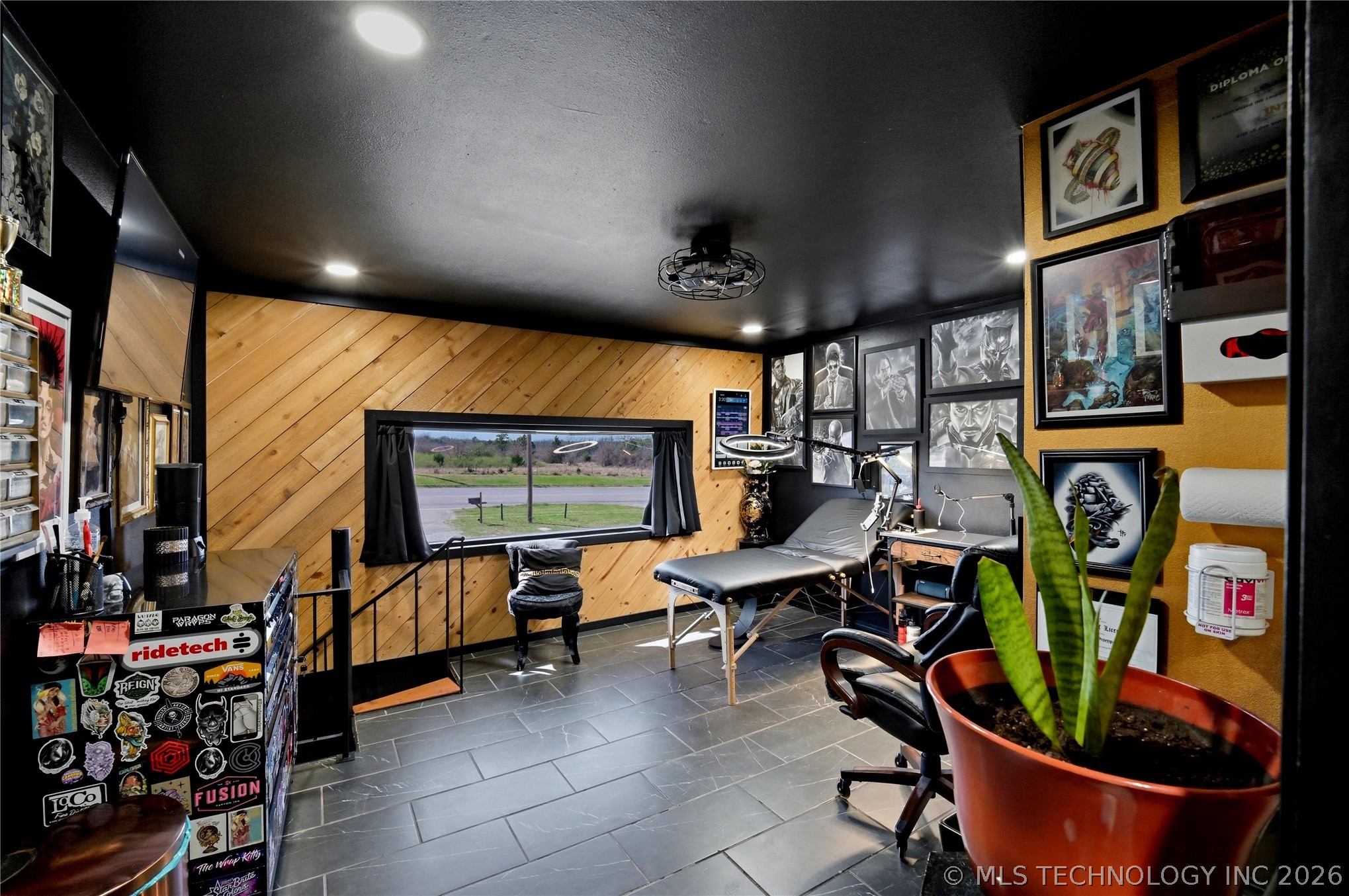 1402 S Commerce Street Property Photo 18