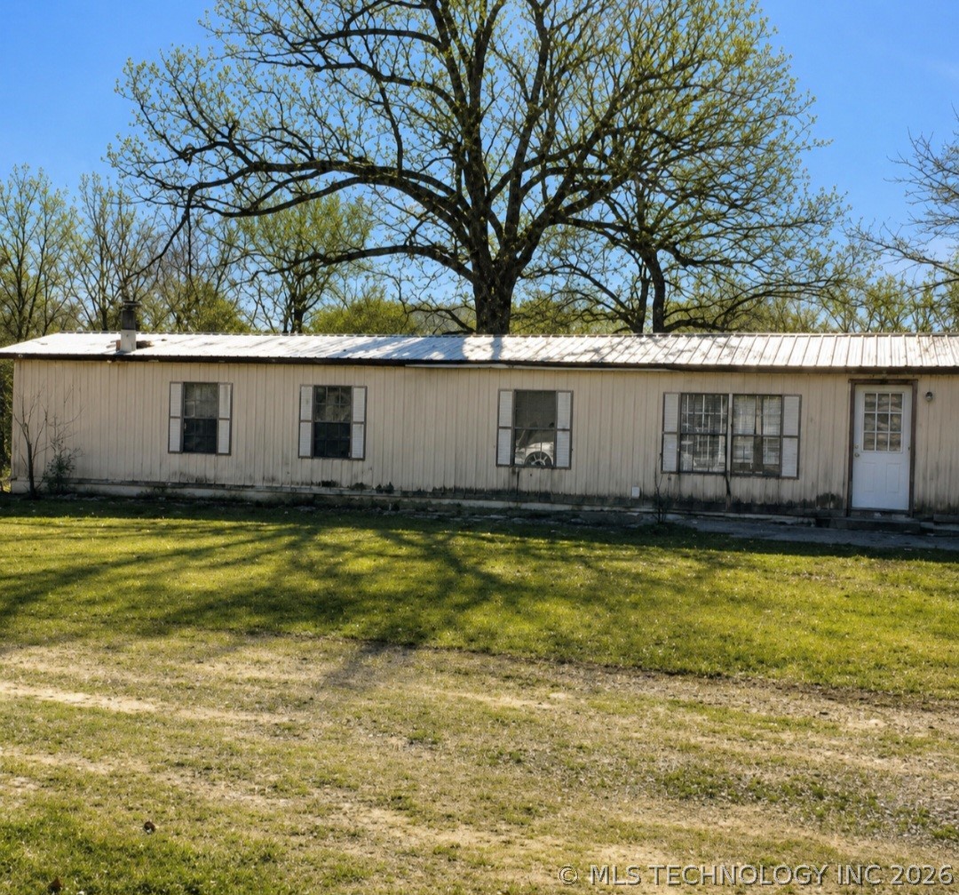 419090 E 1139 Road Property Photo 1