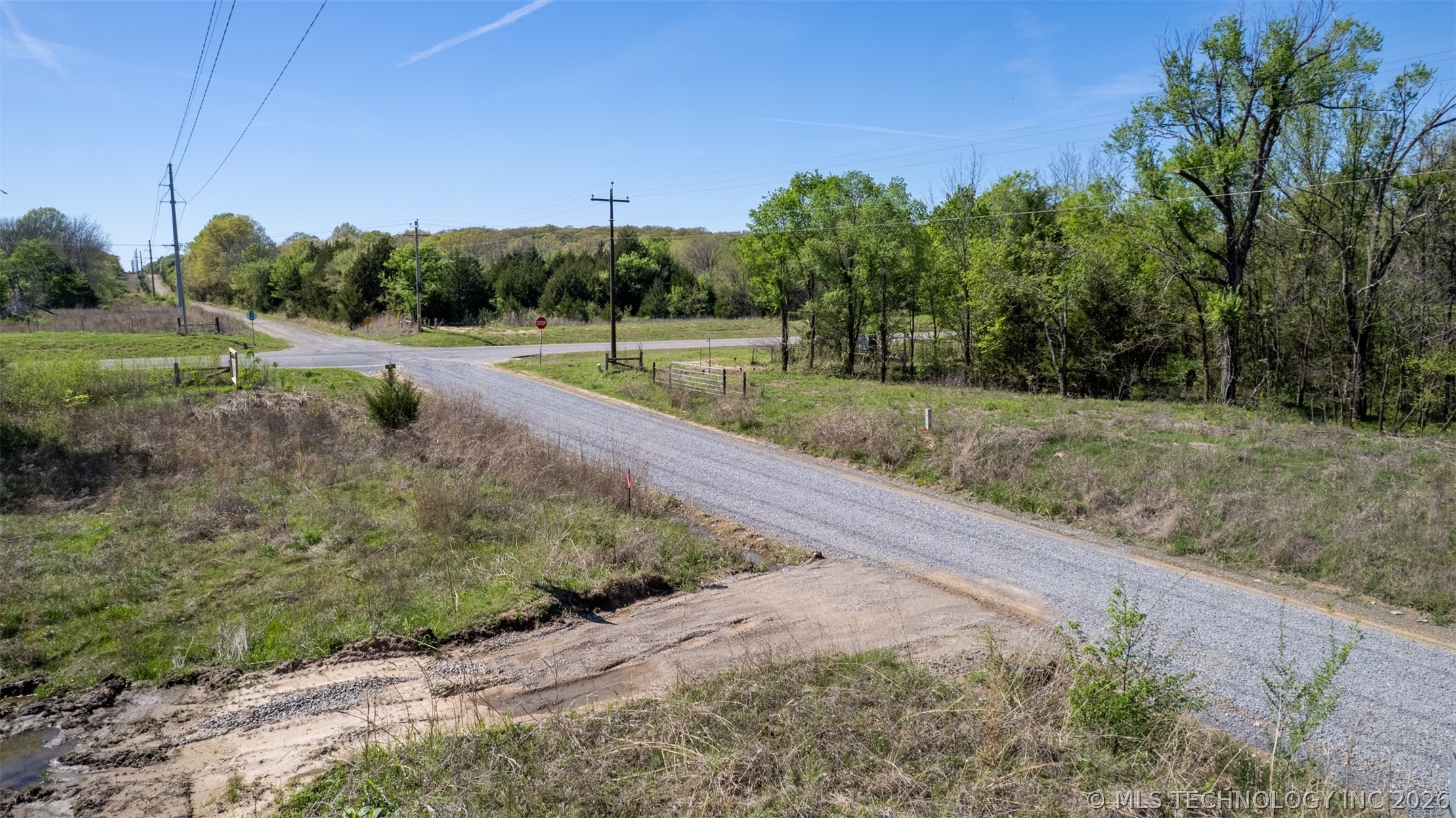 1 E 1180 Road Property Photo 2