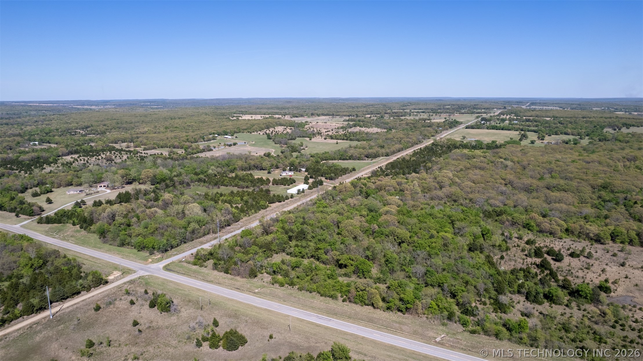 1 E 1180 Road Property Photo 3