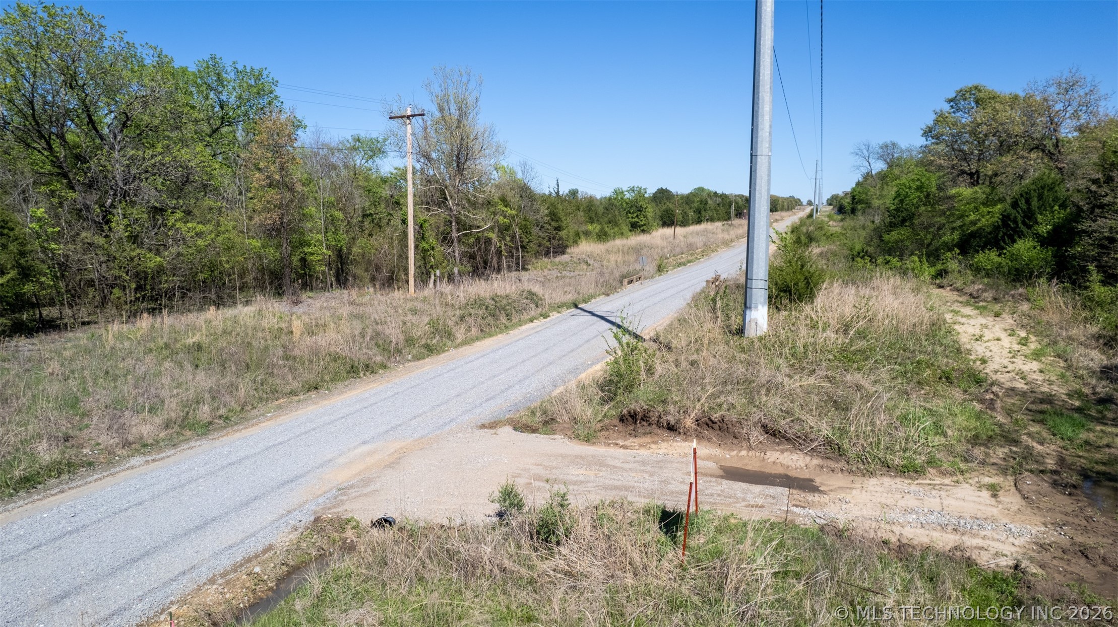 1 E 1180 Road Property Photo 8