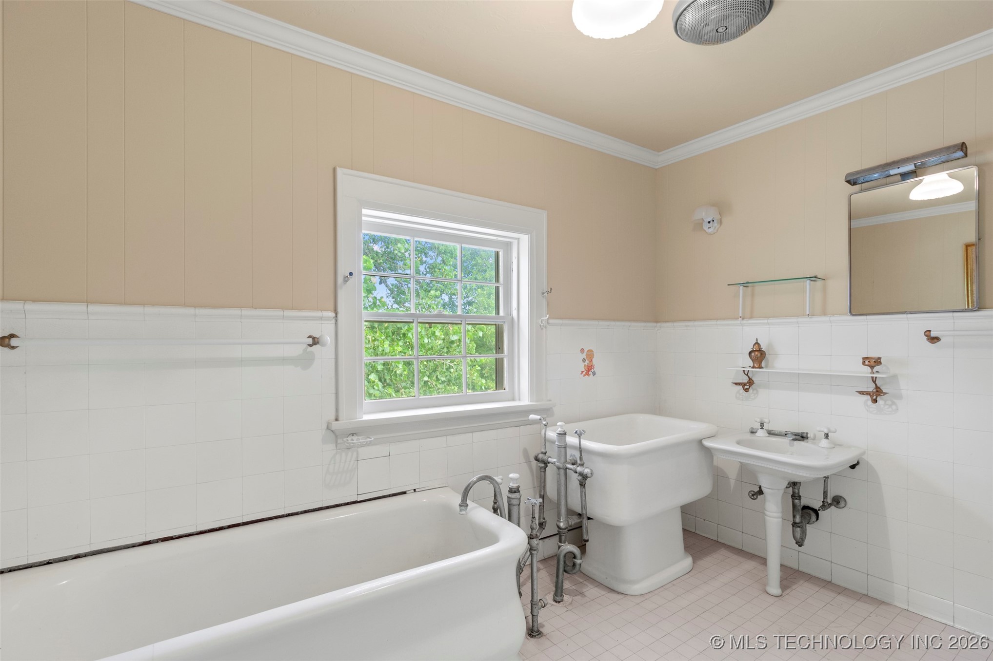1312 E 9th Property Photo 43