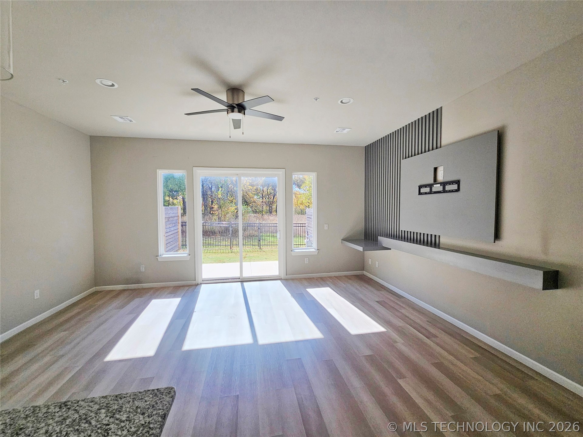 3406 Redbud Lane Property Photo 5