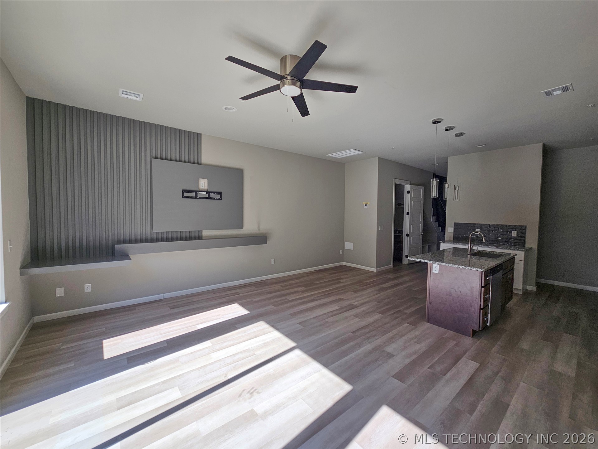 3406 Redbud Lane Property Photo 6