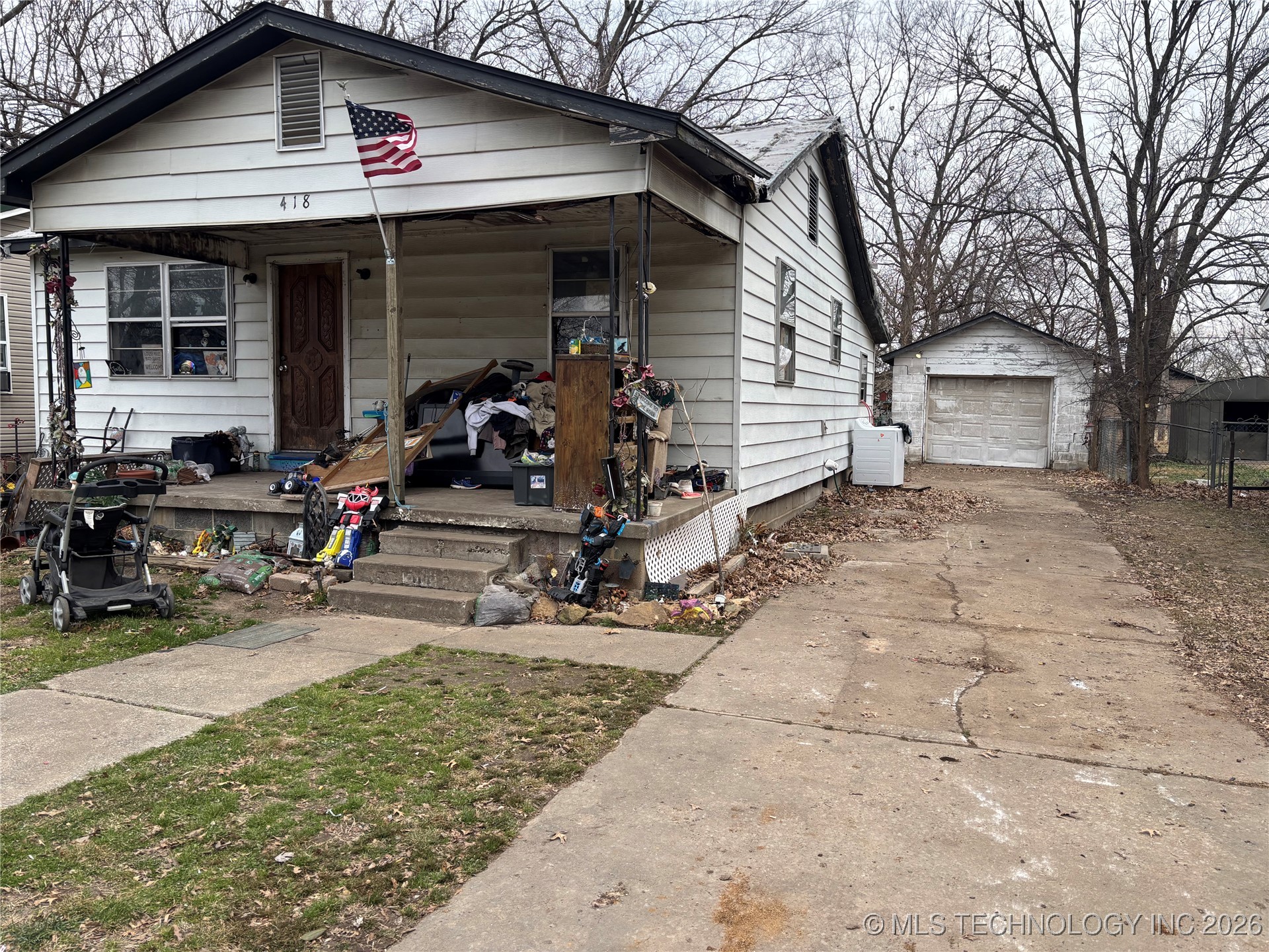 418 S Thompson Property Photo 2