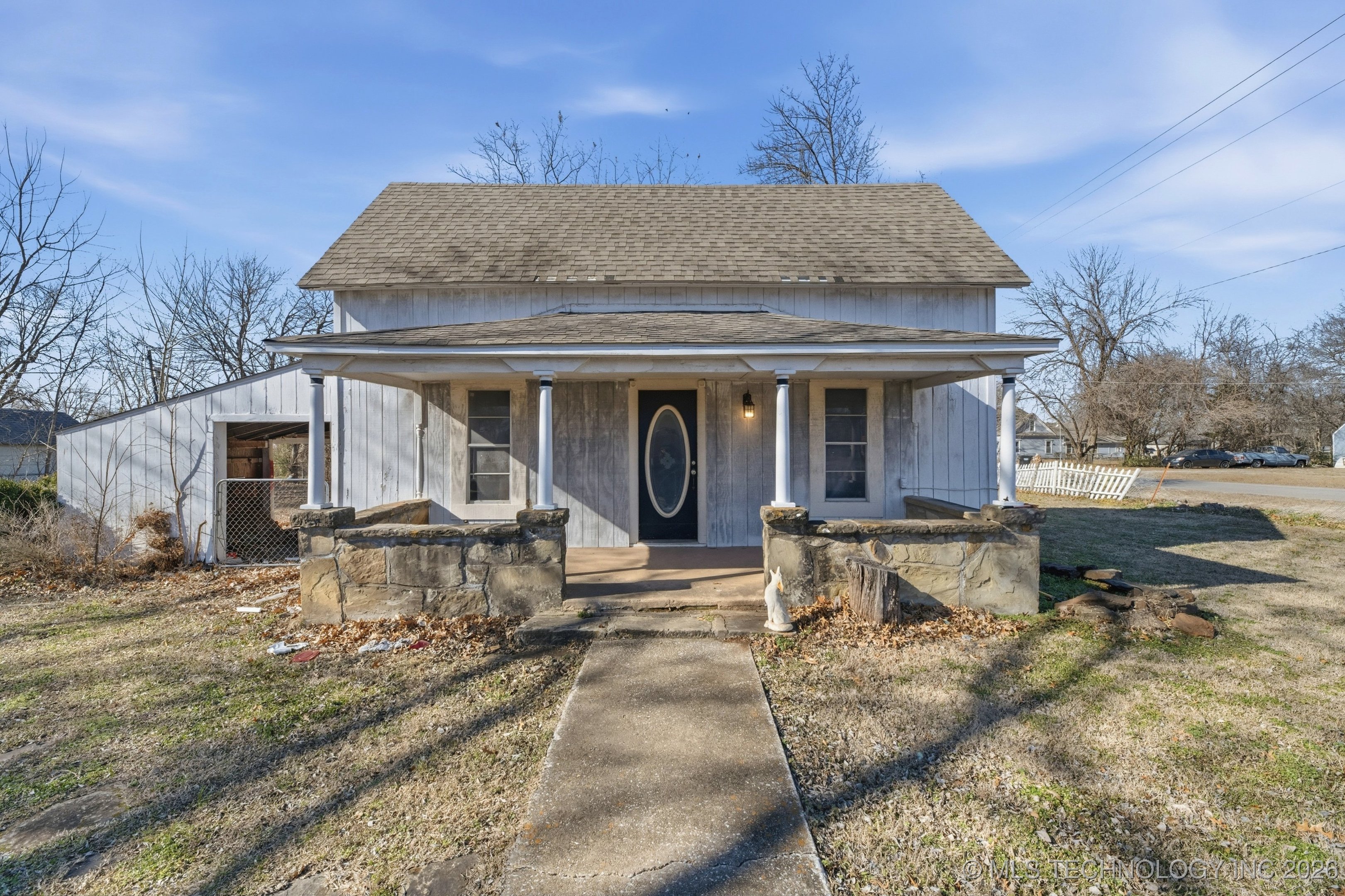 205 S Locust Street Property Photo 1