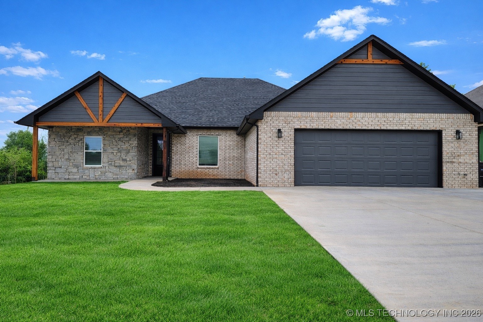 158 Sooner Drive Property Photo 1