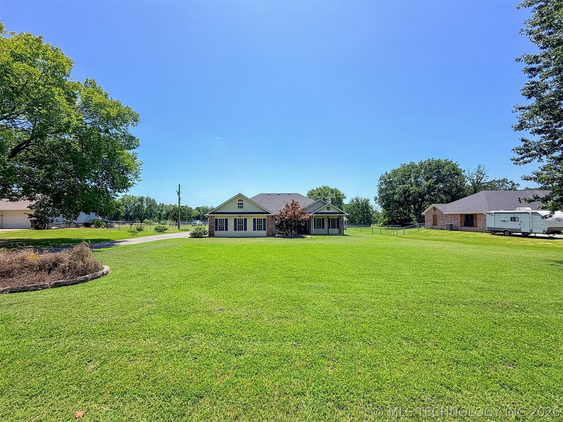 16929 W 736 Road Property Photo 3