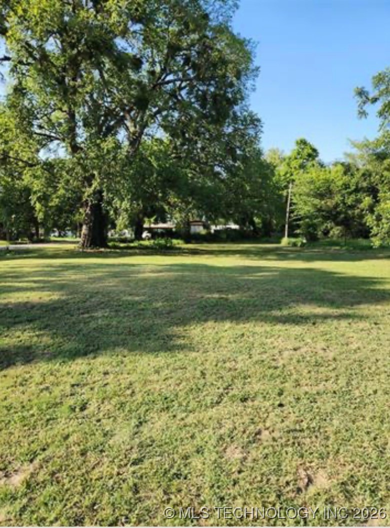 710 W Donehoo Property Photo 2