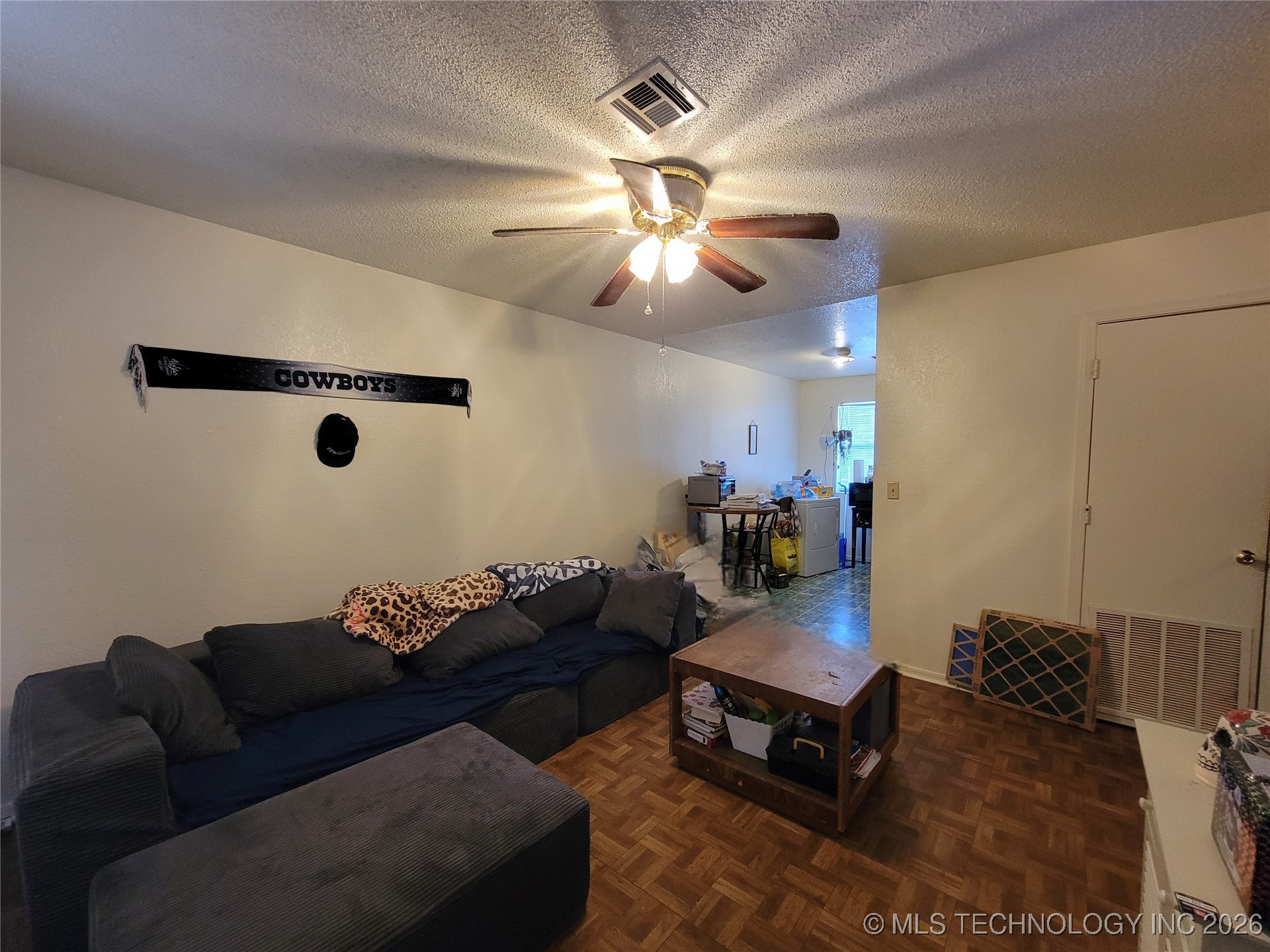 1923 N Maple Street Property Photo 8