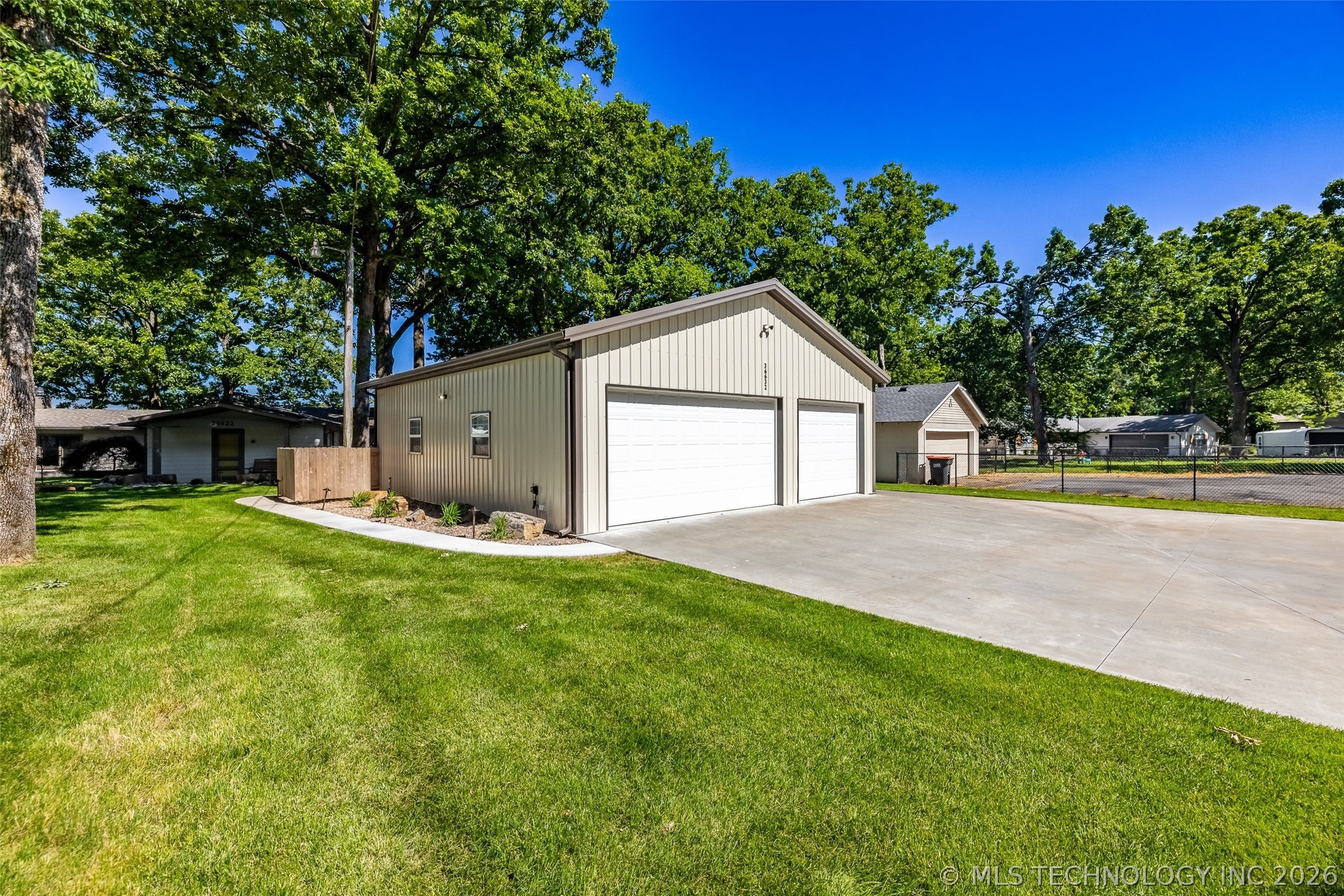 36632 S Cliff Crest Drive Property Photo 4