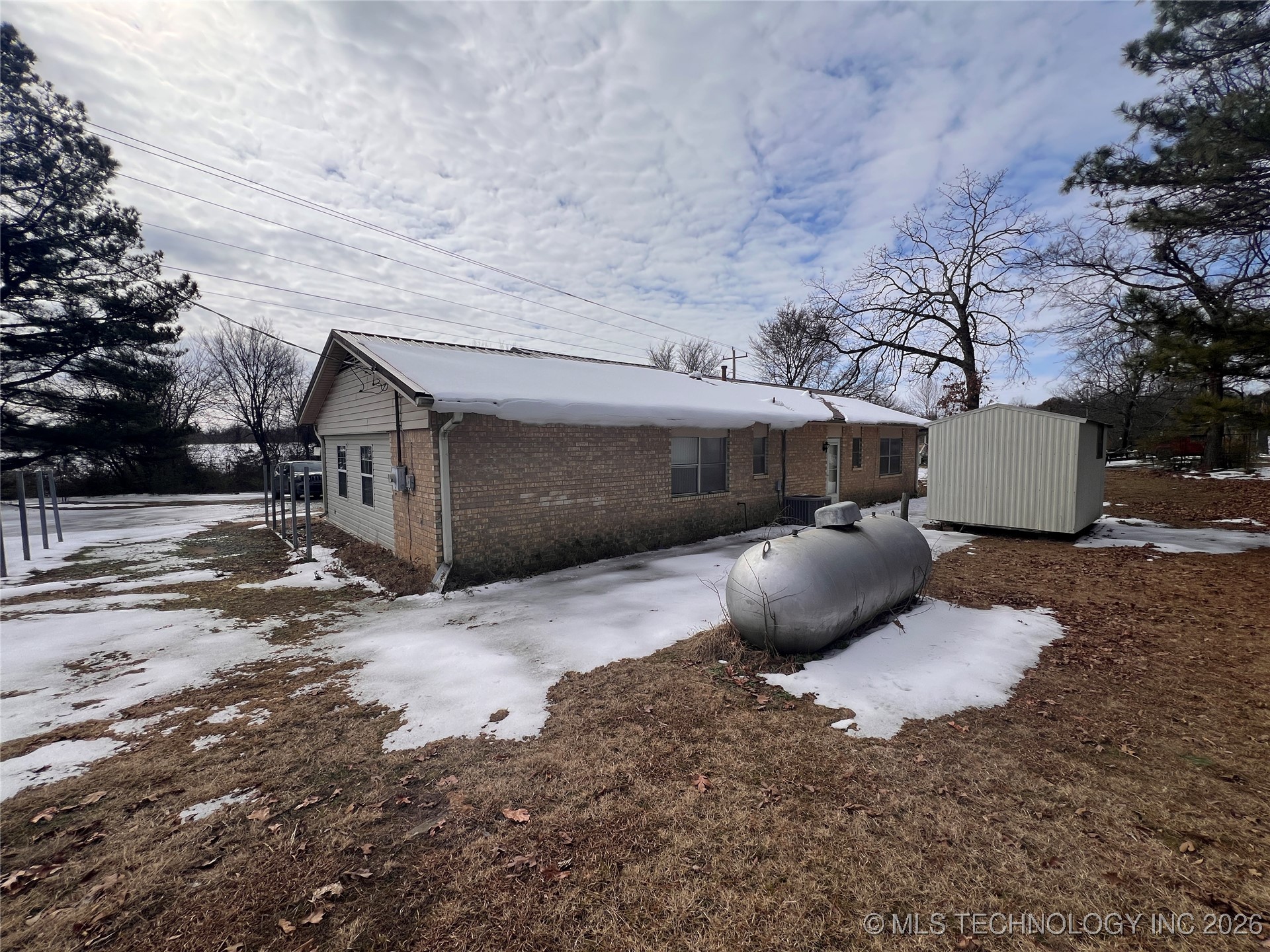 20425 P 9 B Property Photo 21