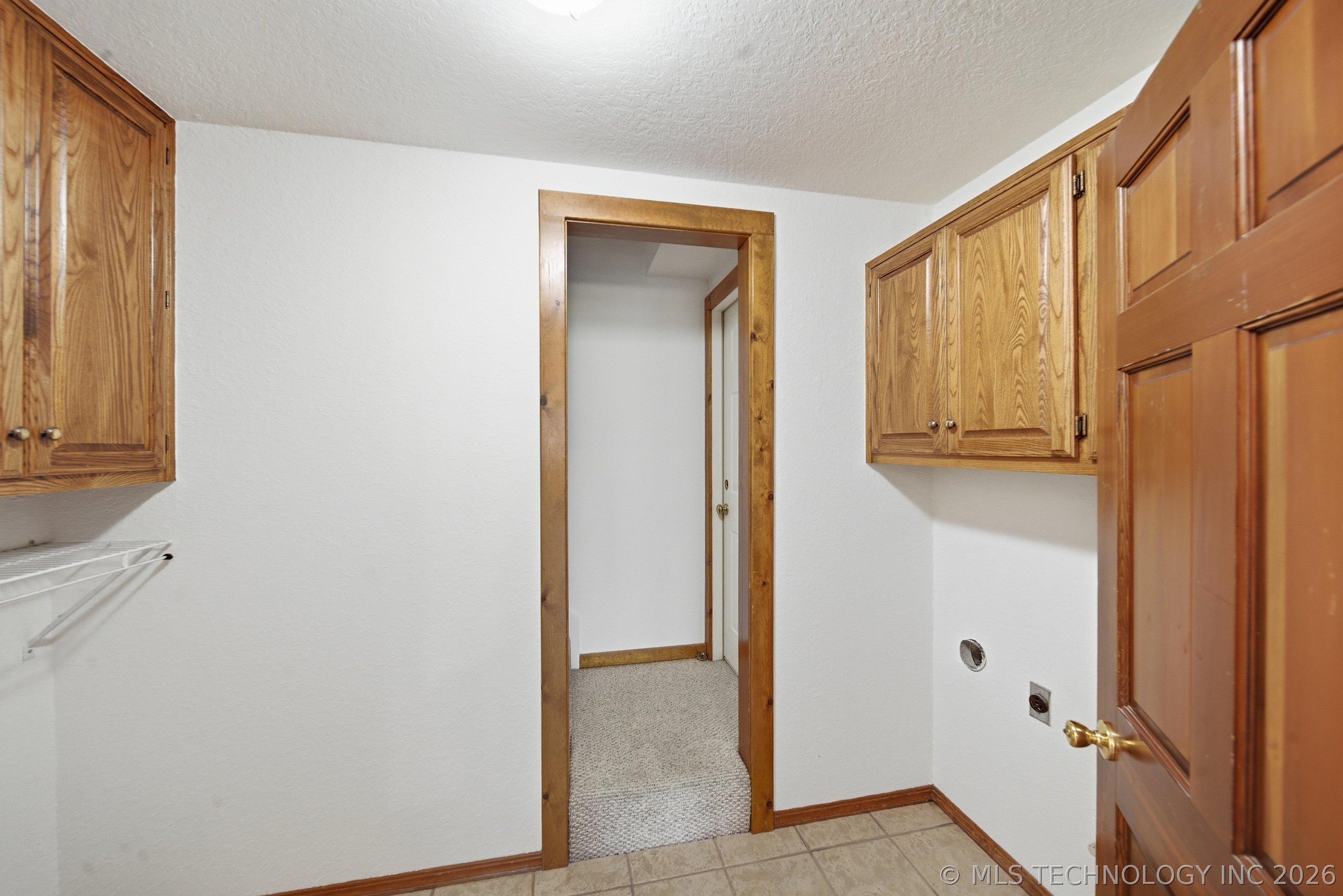 9513 S Lakewood Avenue Property Photo 16