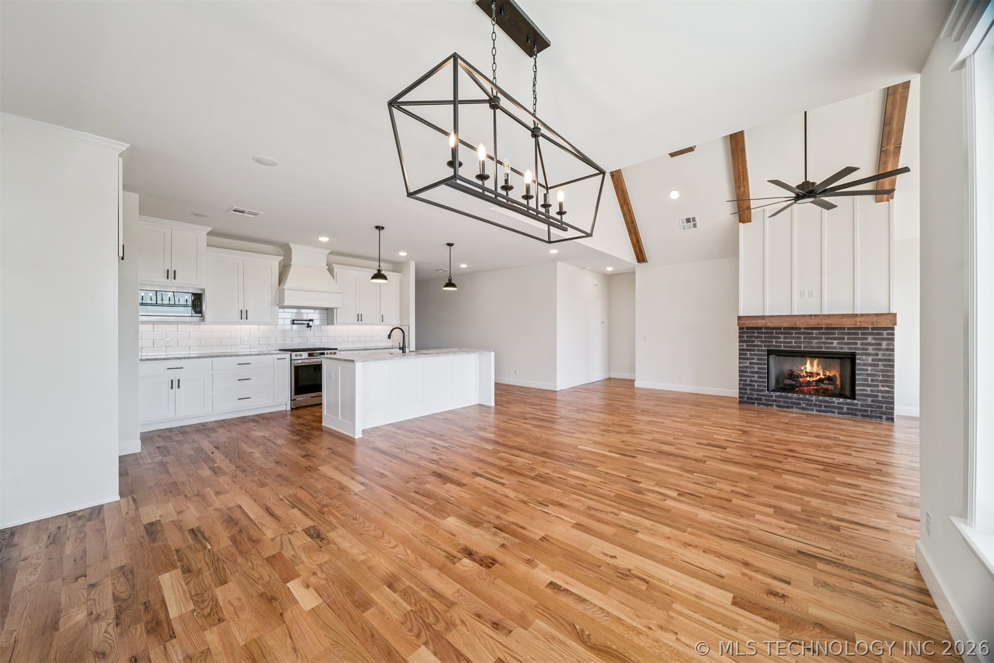 21481 S 4190 Road Property Photo 4