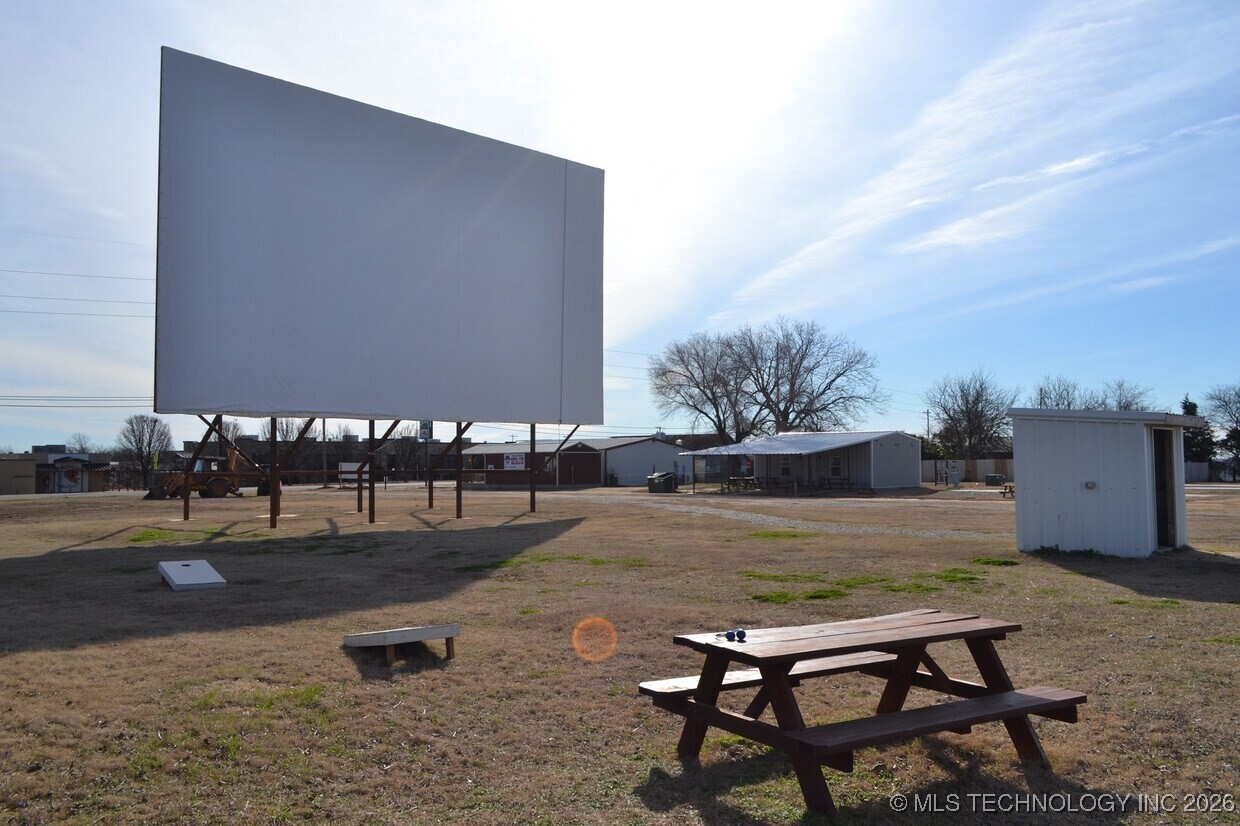 16677 Us Highway 77 Property Photo 14