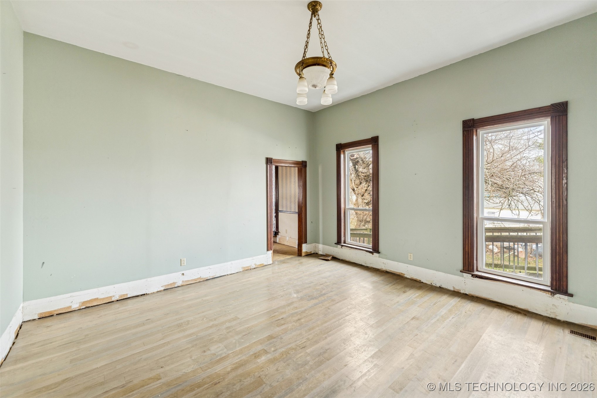 303 N Smith Property Photo 12