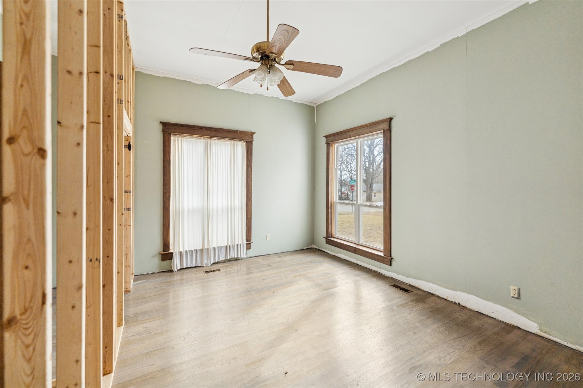 303 N Smith Property Photo 14