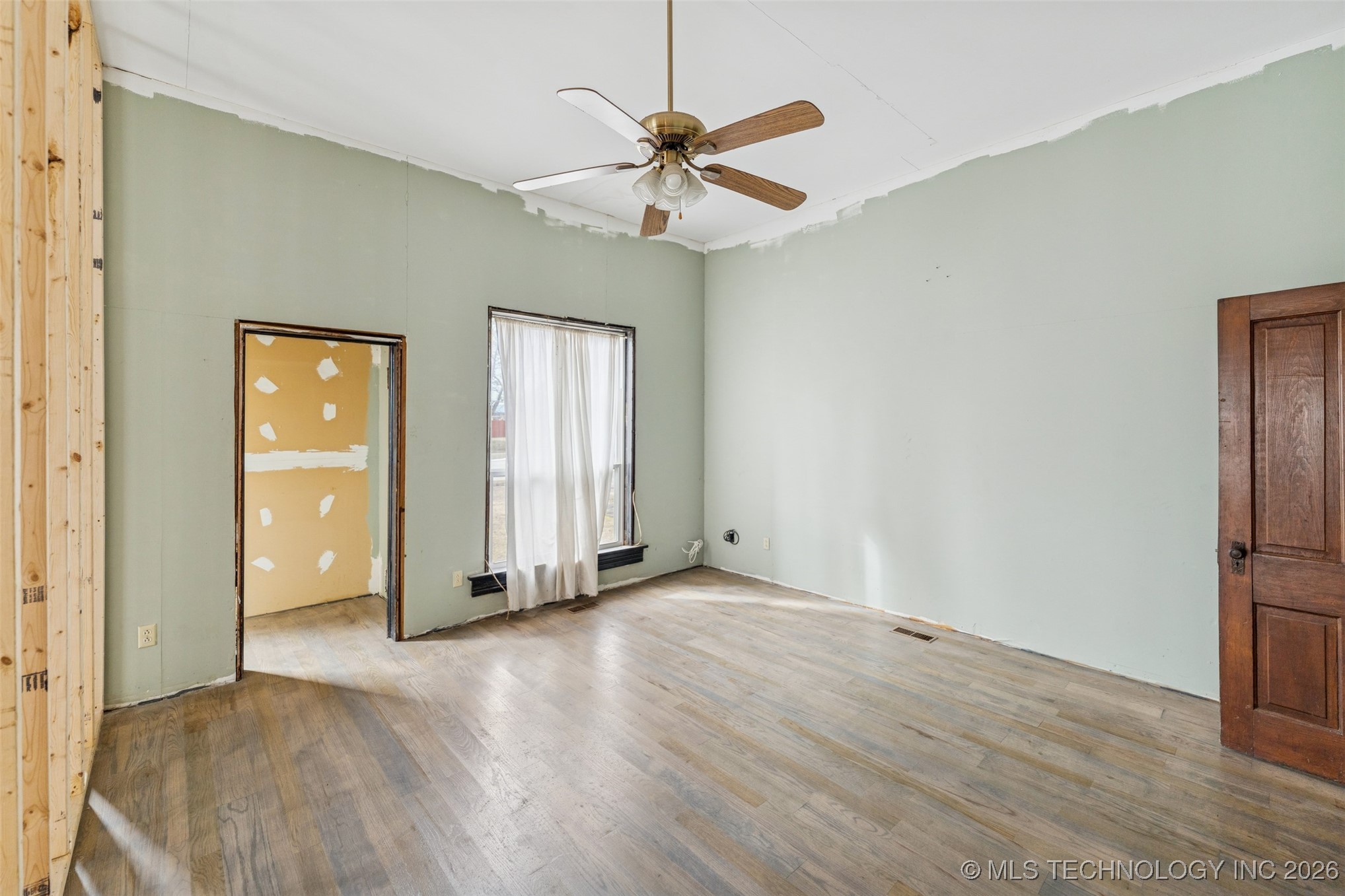 303 N Smith Property Photo 16
