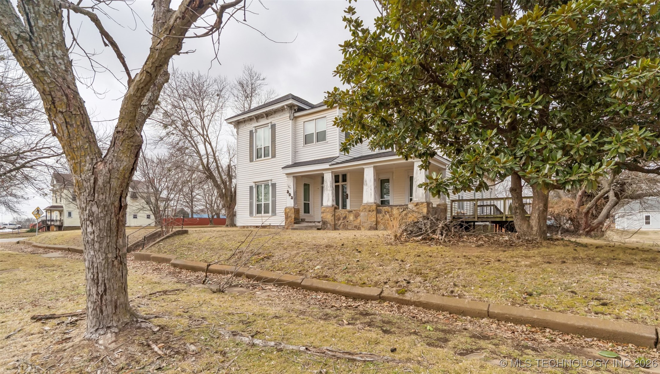 303 N Smith Property Photo 45