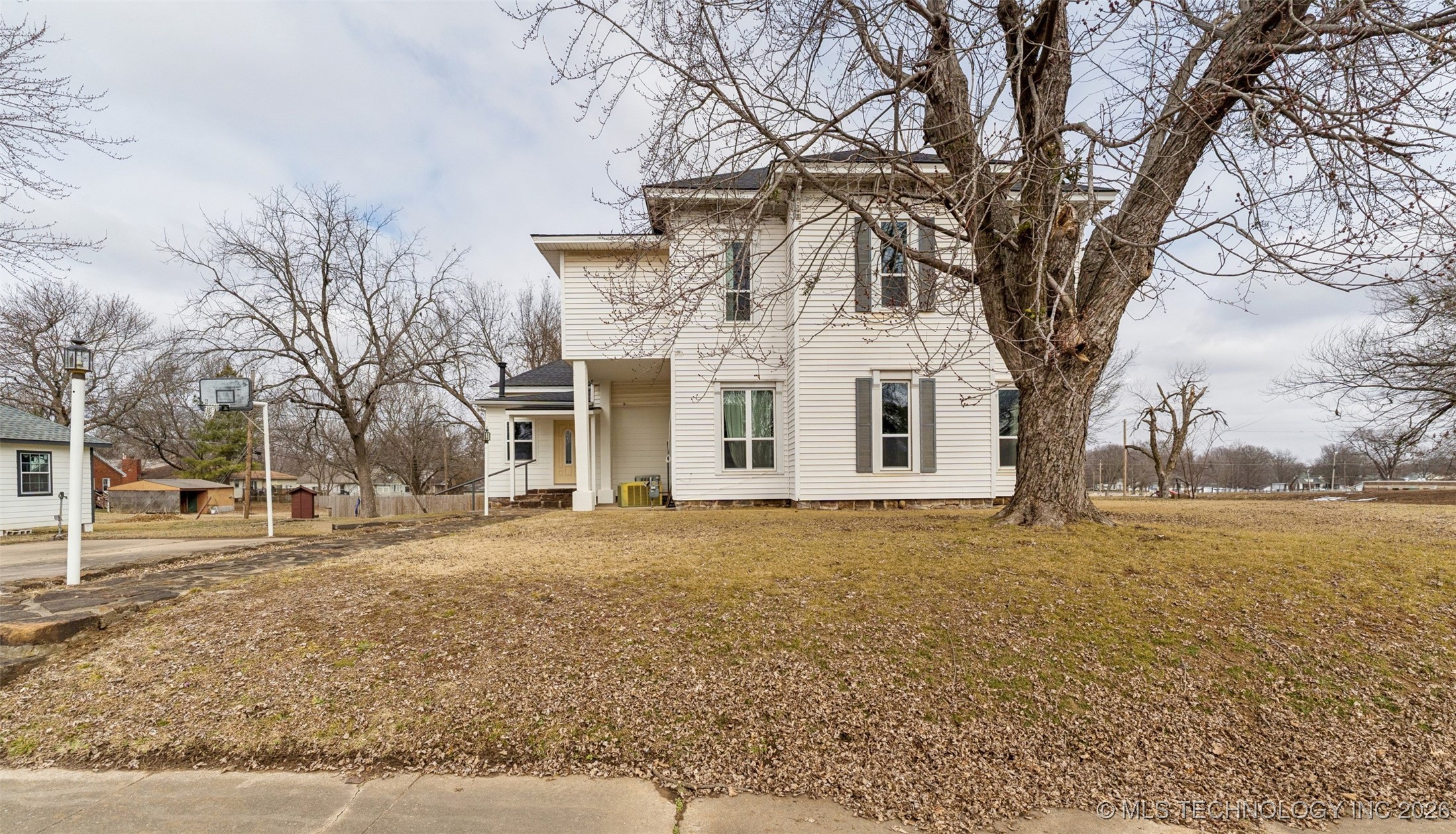 303 N Smith Property Photo 46