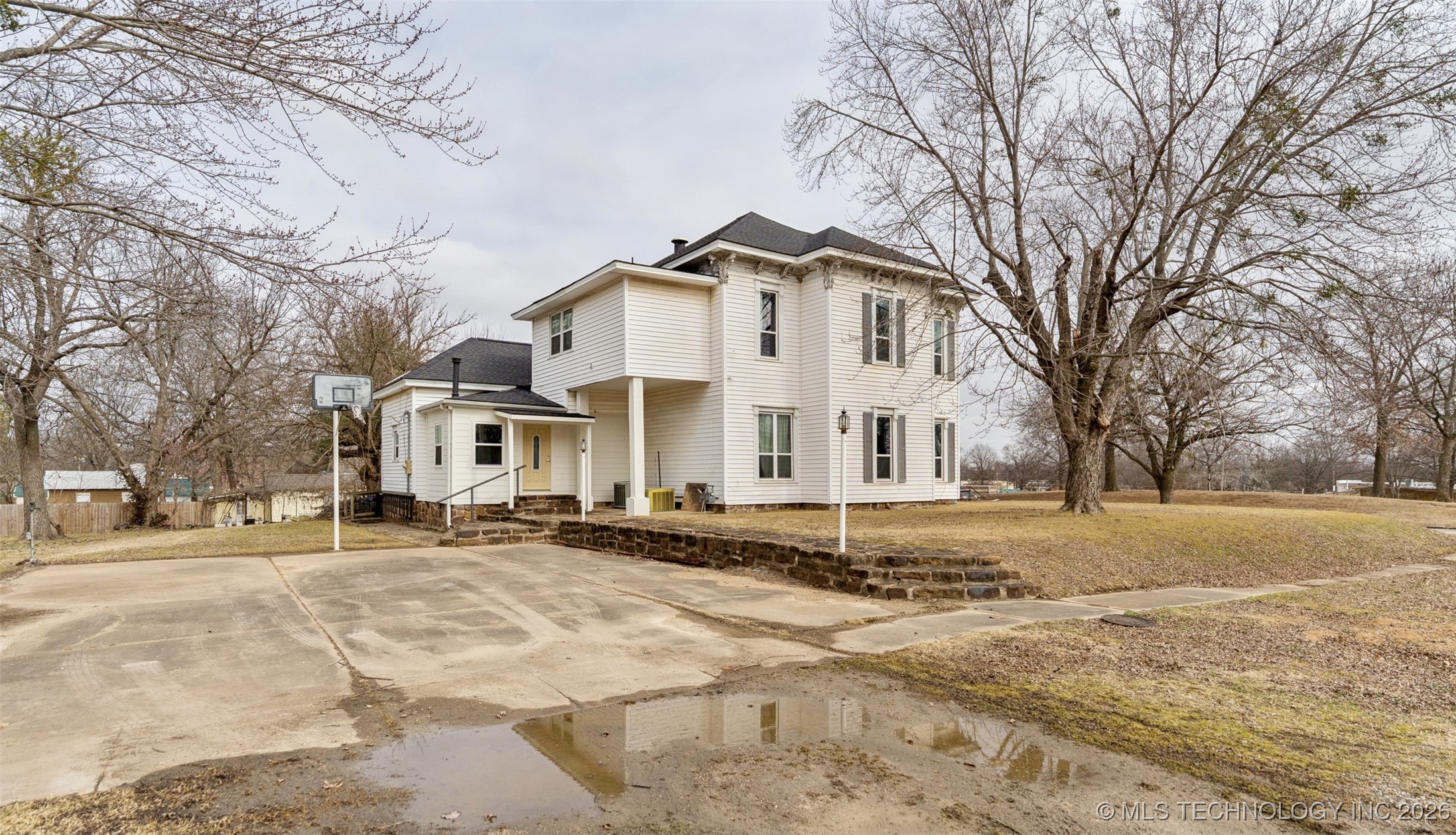 303 N Smith Property Photo 47