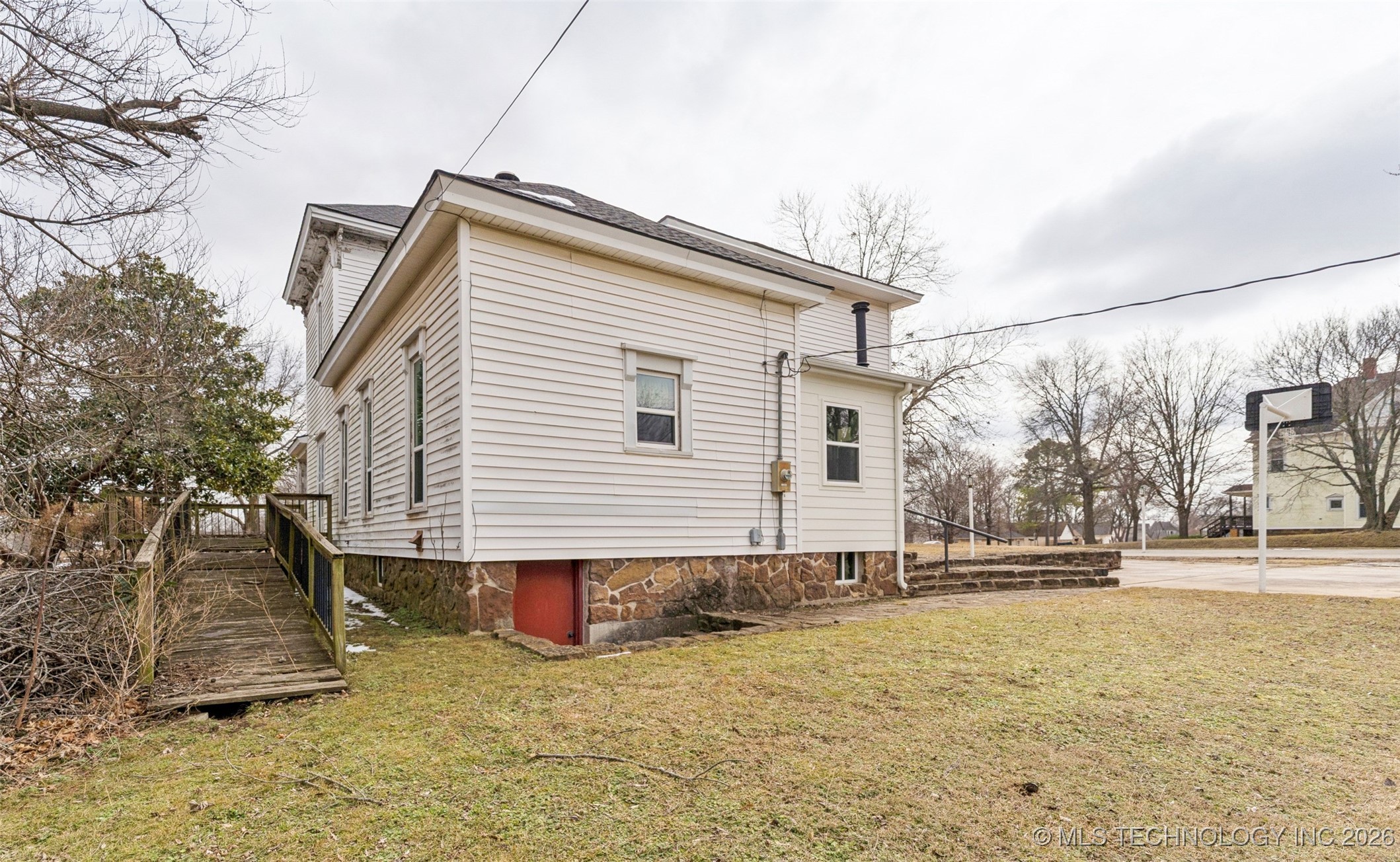 303 N Smith Property Photo 49