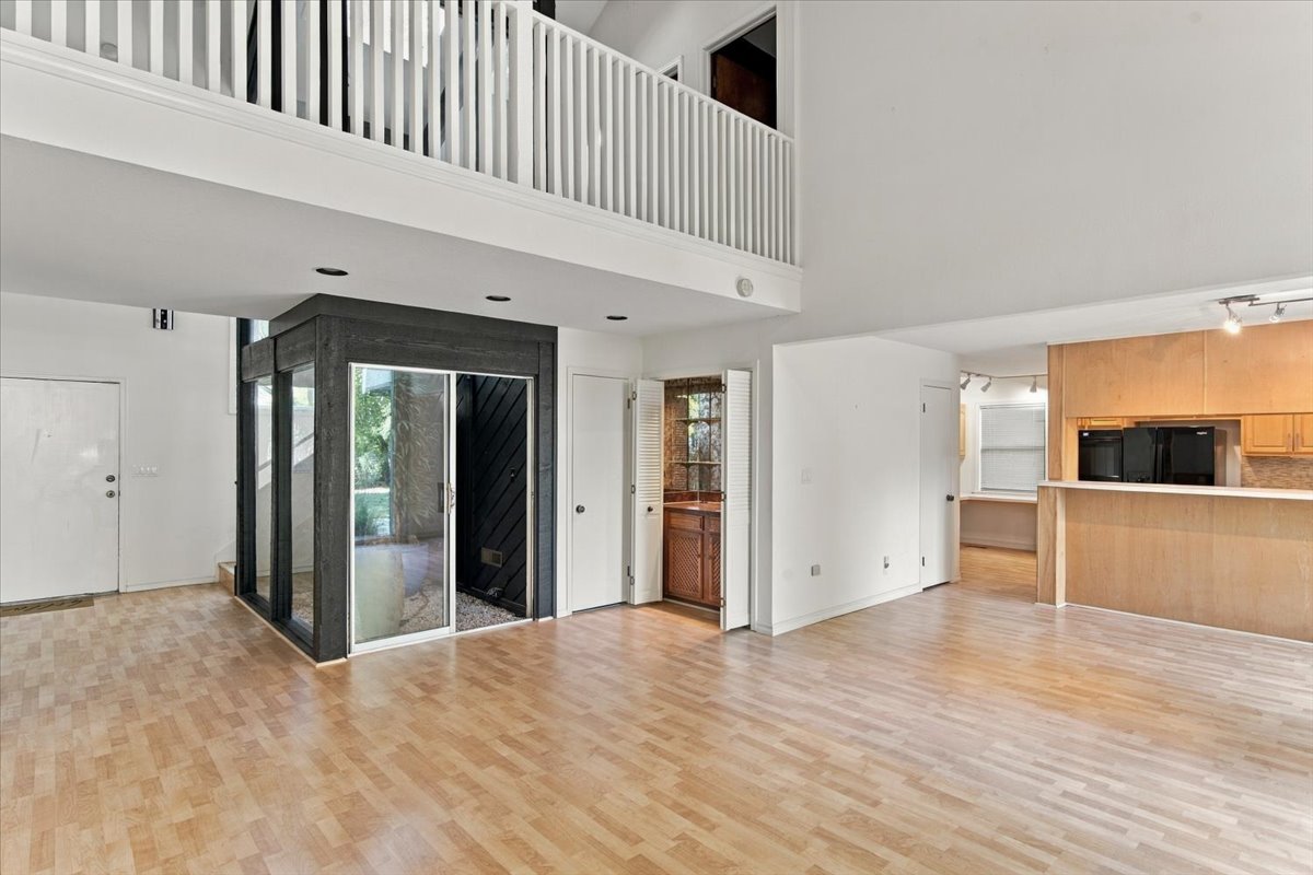 10137 S Marion Avenue Property Photo 6