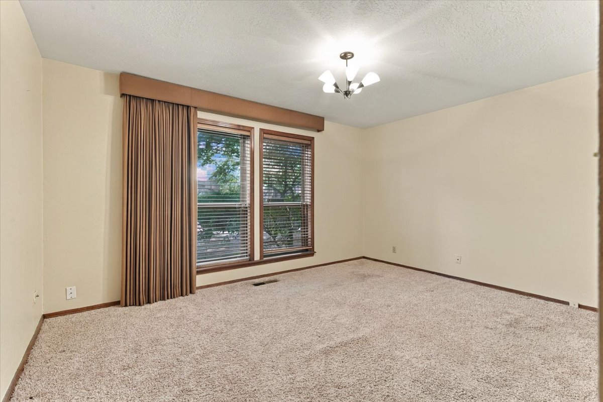 10137 S Marion Avenue Property Photo 40