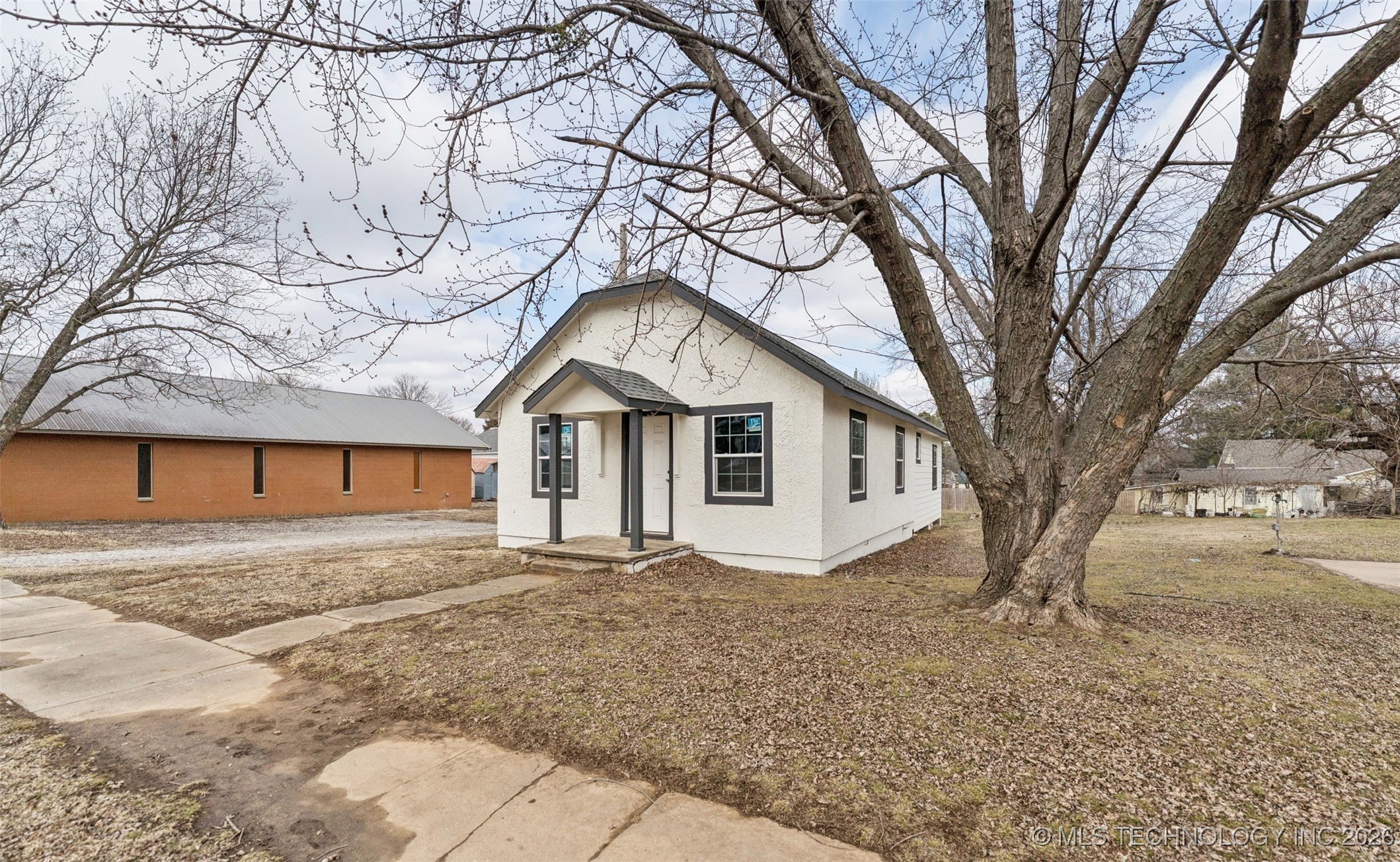 404 W Sequoyah Avenue Property Photo 3