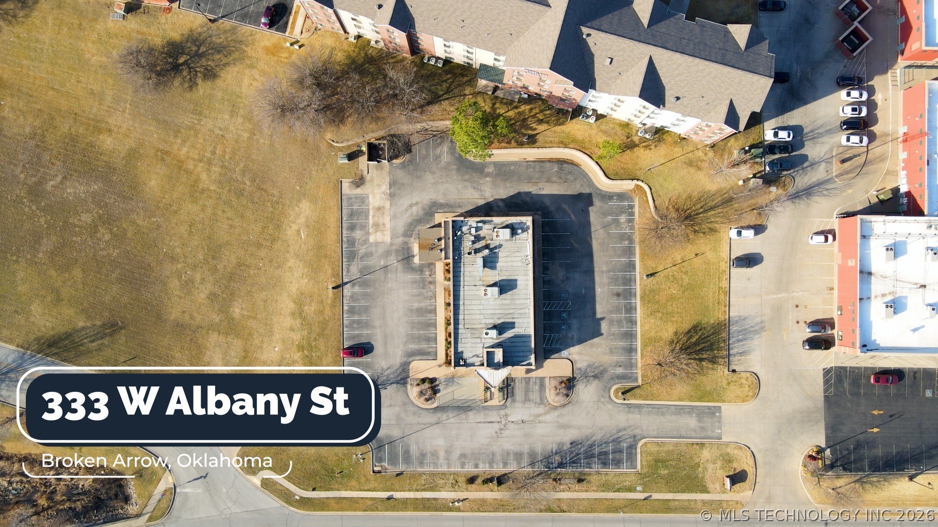 333 W Albany Street Property Photo 13