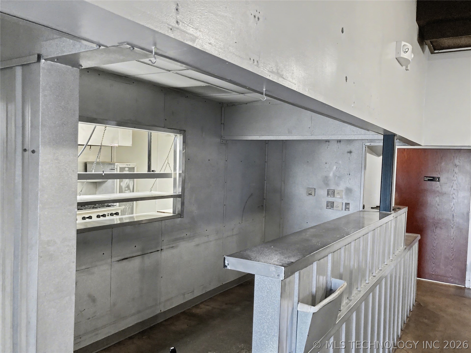333 W Albany Street Property Photo 33