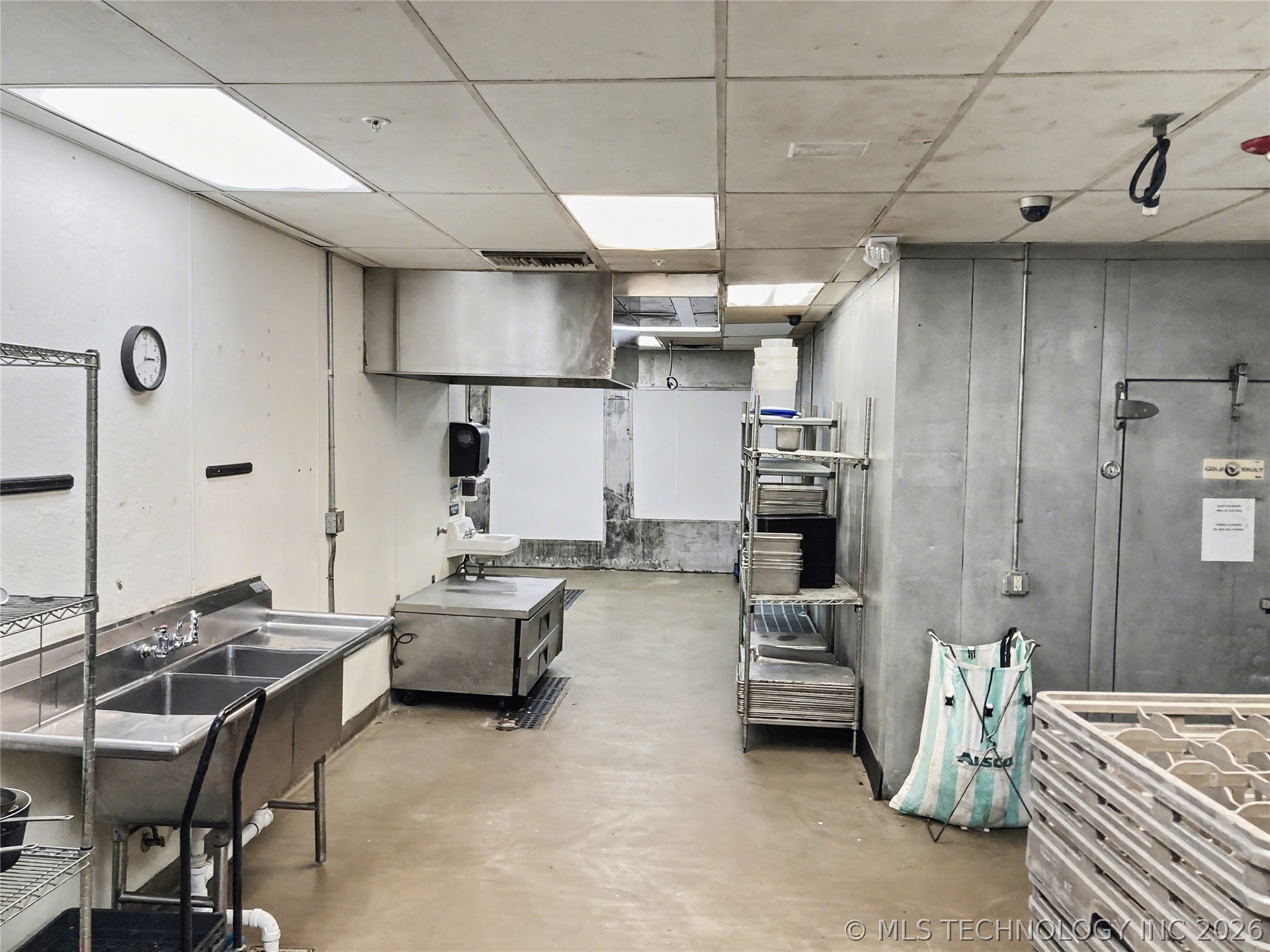 333 W Albany Street Property Photo 40
