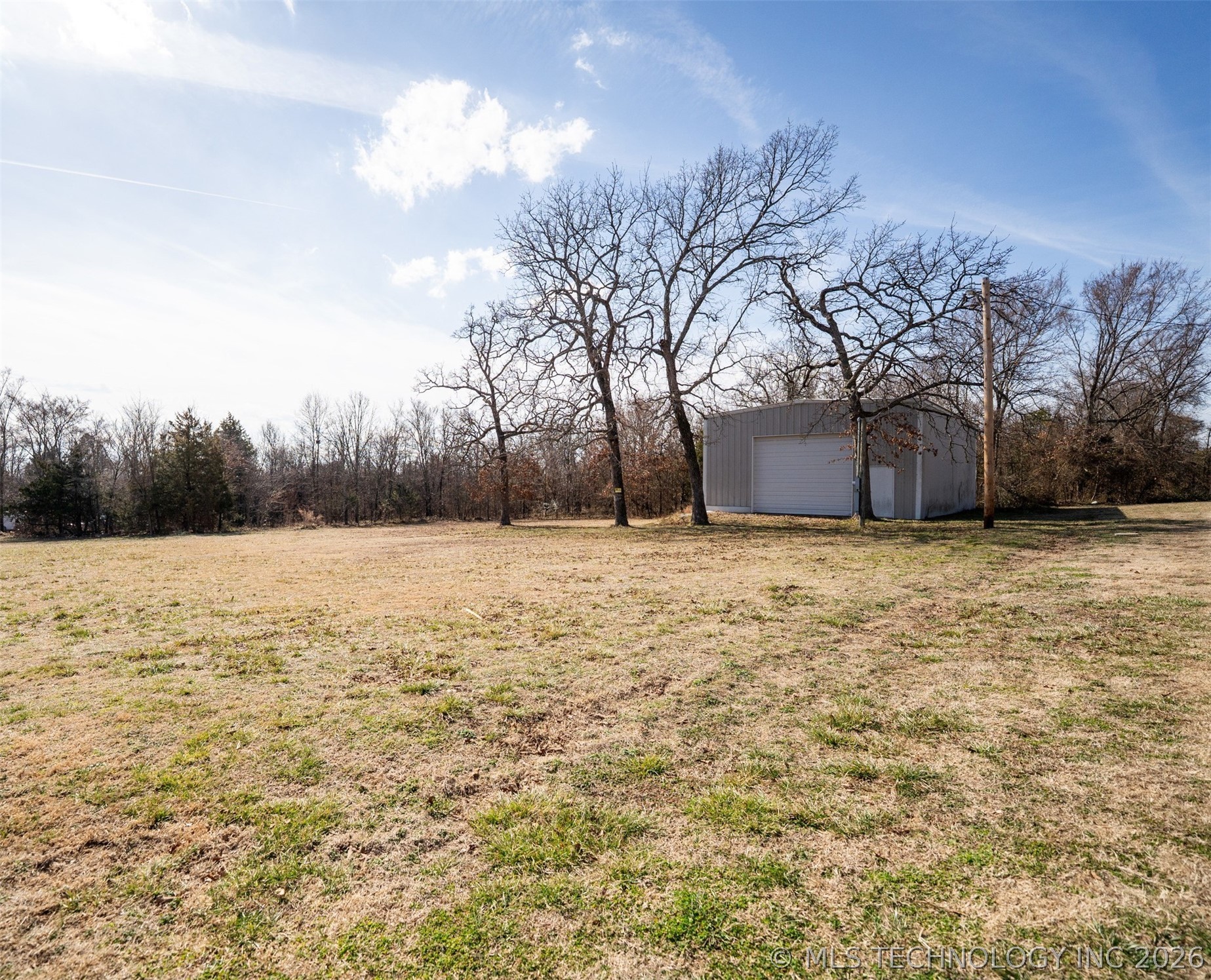 380 E 437 Road Property Photo 1