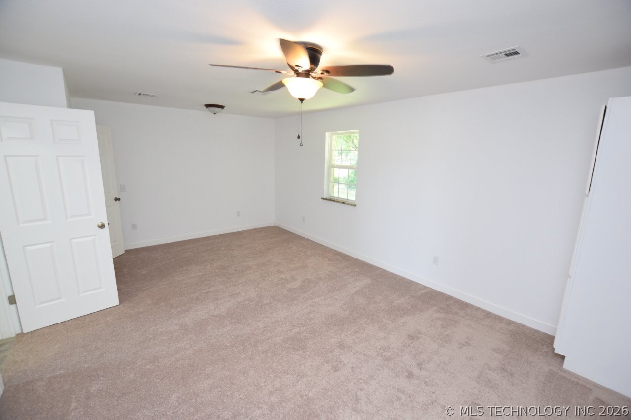 1468 W Division Street Property Photo 5
