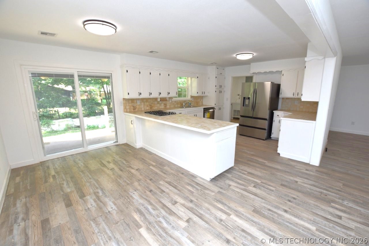 1468 W Division Street Property Photo 12