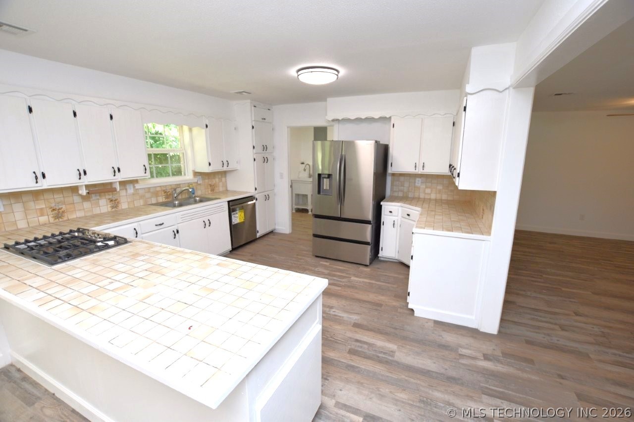 1468 W Division Street Property Photo 17