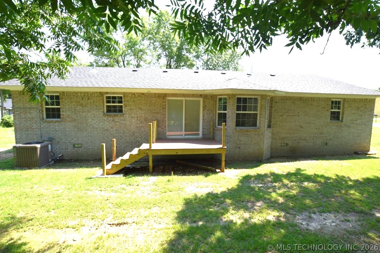 1468 W Division Street Property Photo 25