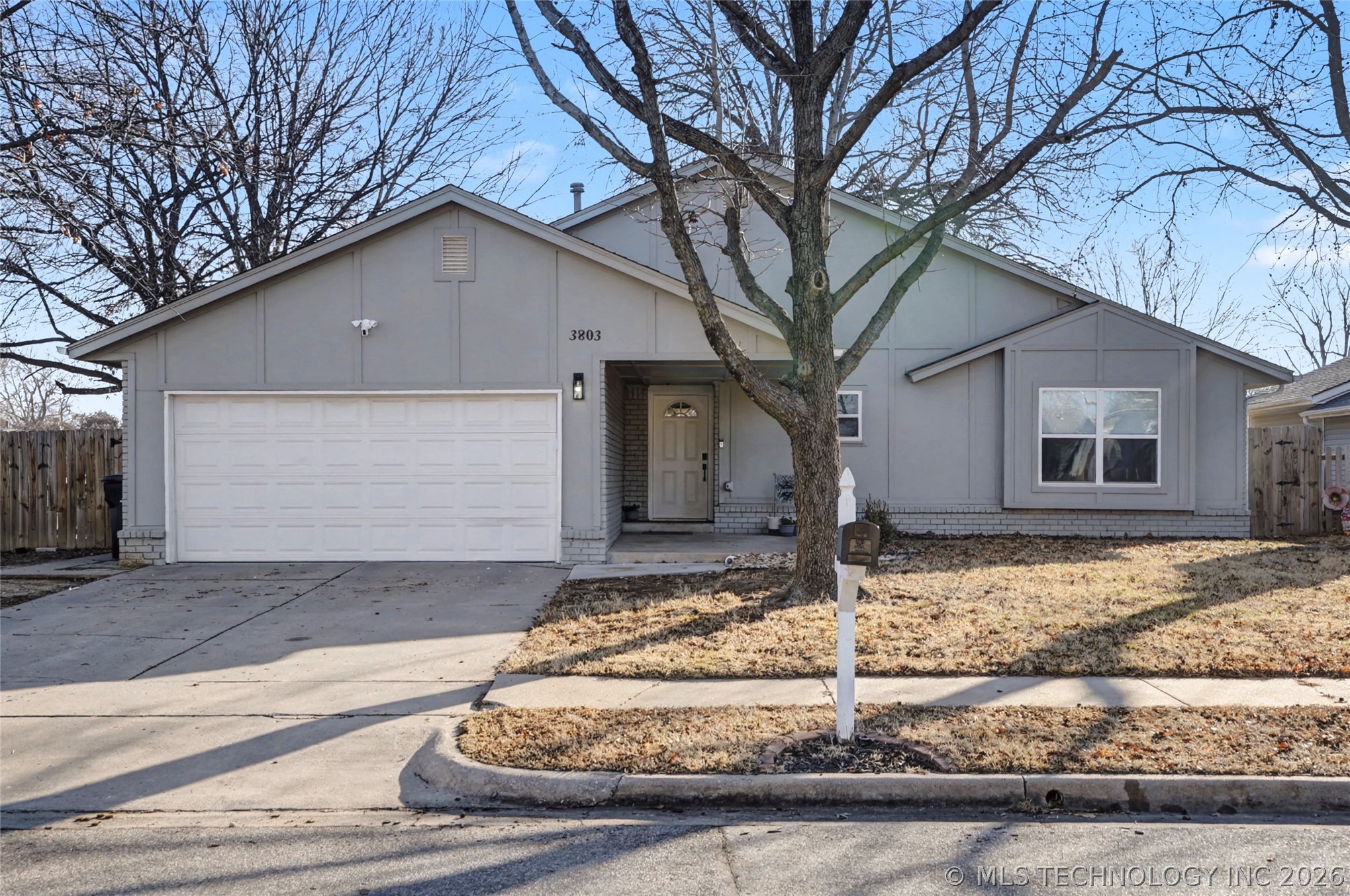 3803 S Walnut Place Property Photo 1