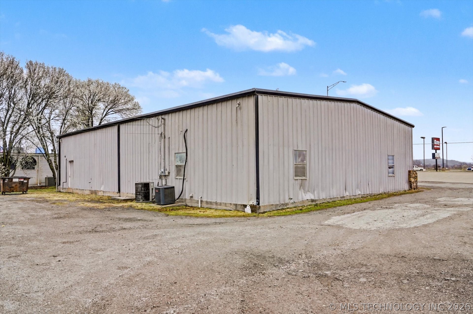 603 W Rogers Boulevard Property Photo 30